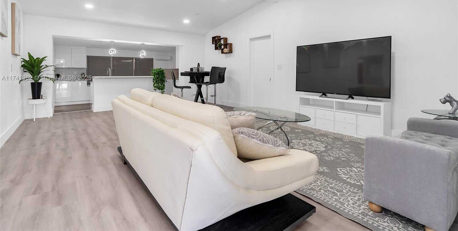 Small Image of 658 SOUTH WEST 1ST CT, Boynton Beach Number 5