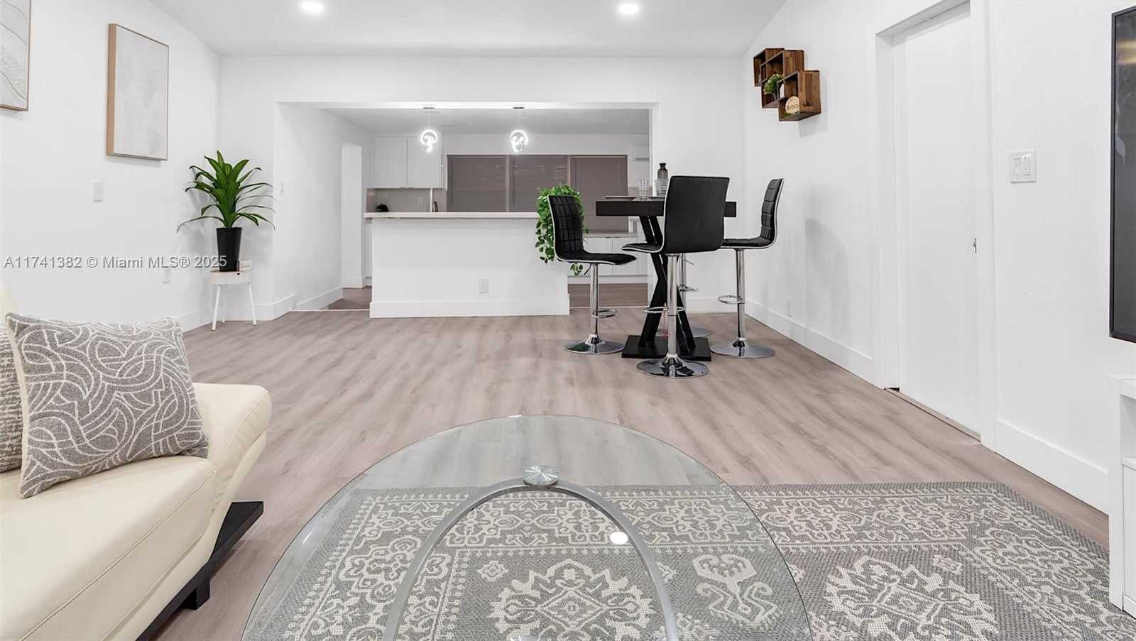 Small Image of 658 SOUTH WEST 1ST CT, Boynton Beach Number 6