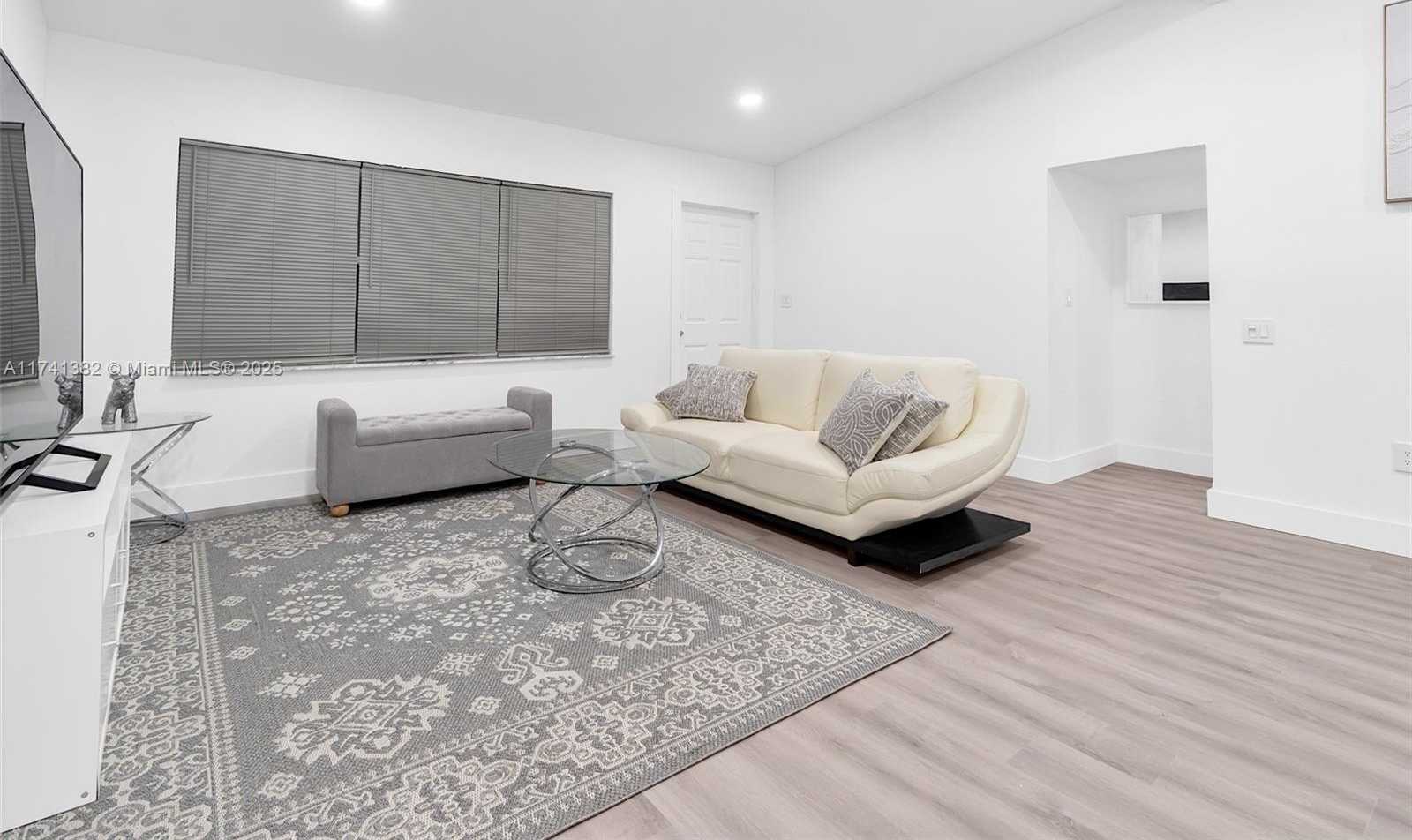 Small Image of 658 SOUTH WEST 1ST CT, Boynton Beach Number 9