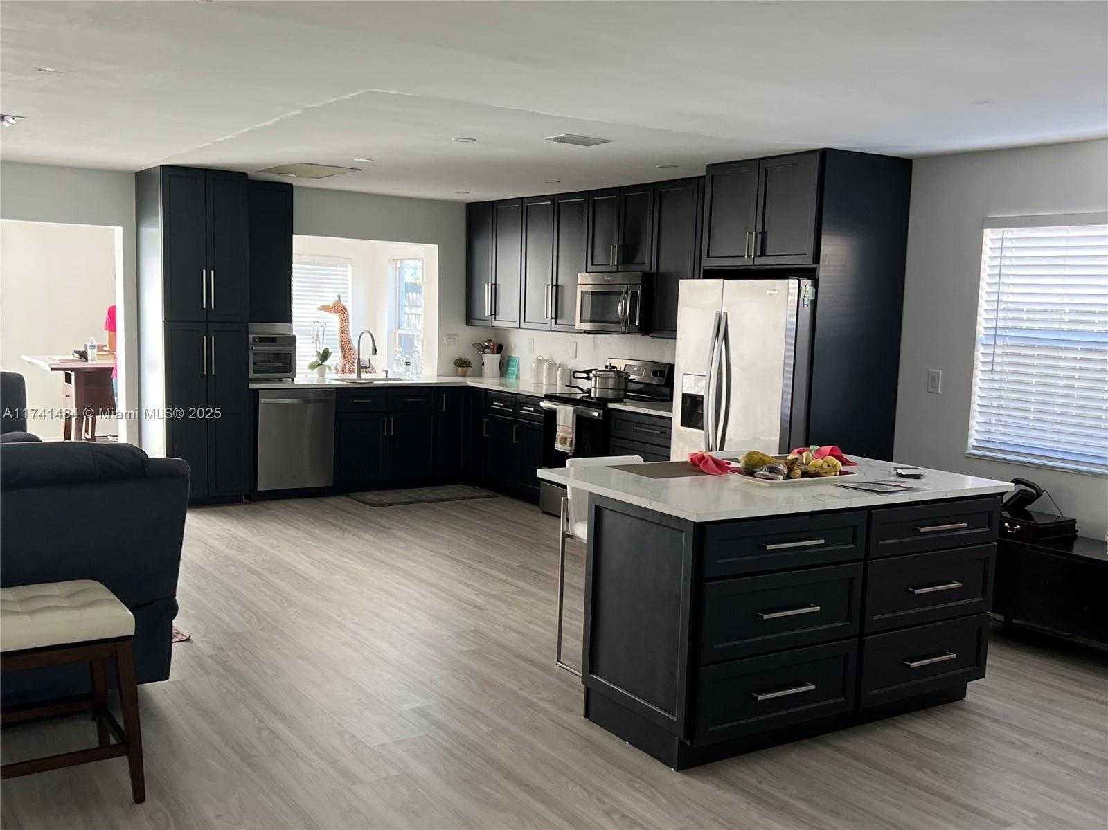 Small Image of 3771 NORTH EAST 16TH AVE, Pompano Beach Number 2