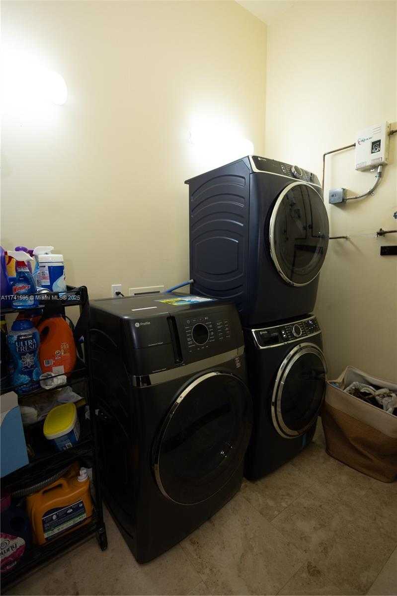 Small Image of 20875 SOUTH WEST 236TH ST, Homestead Number 11