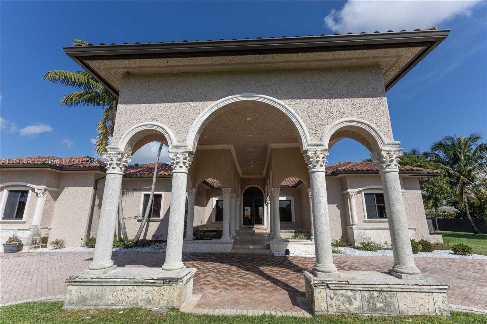 Small Image of 20875 SOUTH WEST 236TH ST, Homestead Number 2