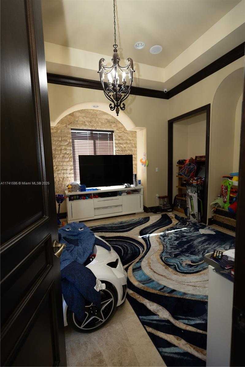 Small Image of 20875 SOUTH WEST 236TH ST, Homestead Number 23