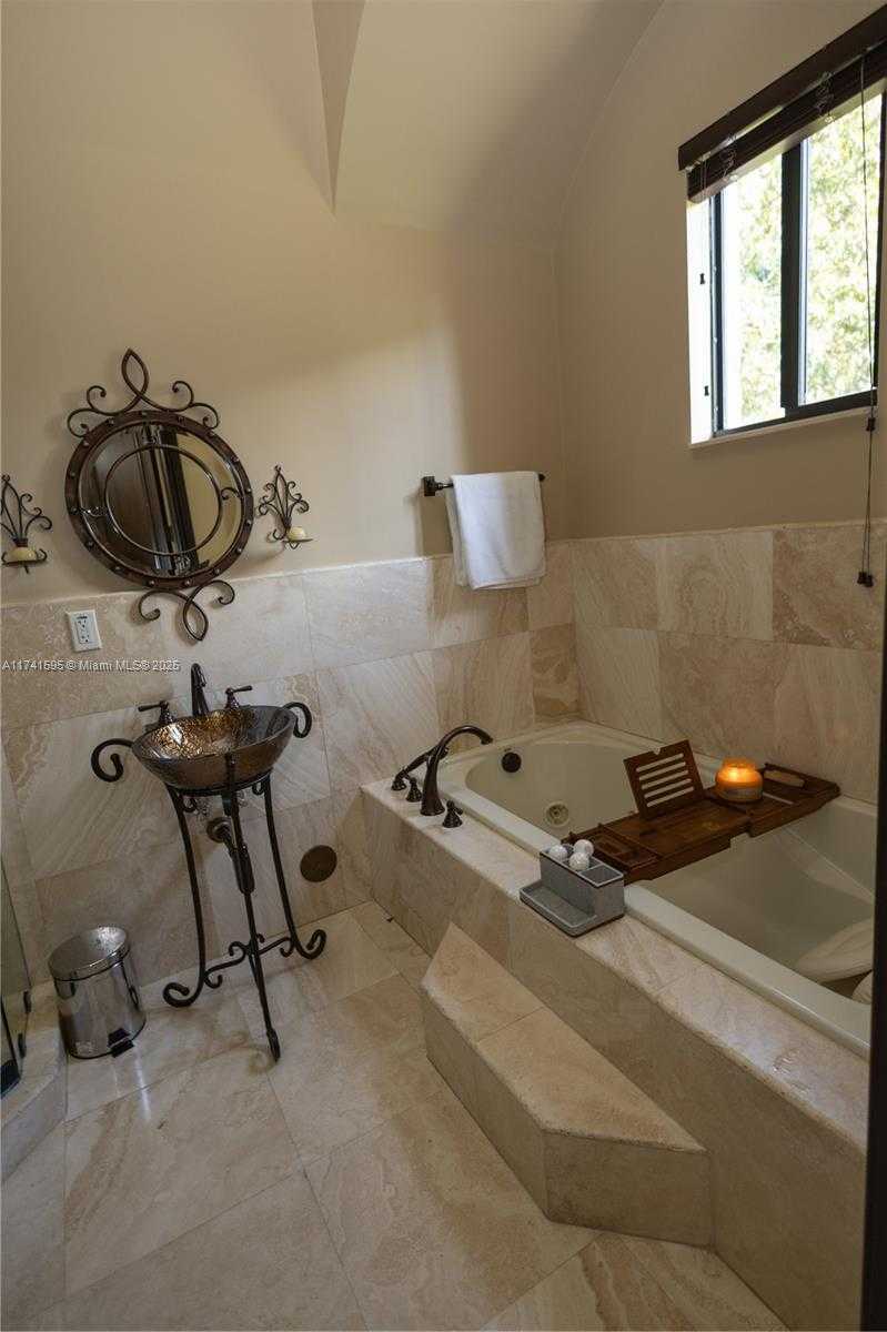 Small Image of 20875 SOUTH WEST 236TH ST, Homestead Number 25