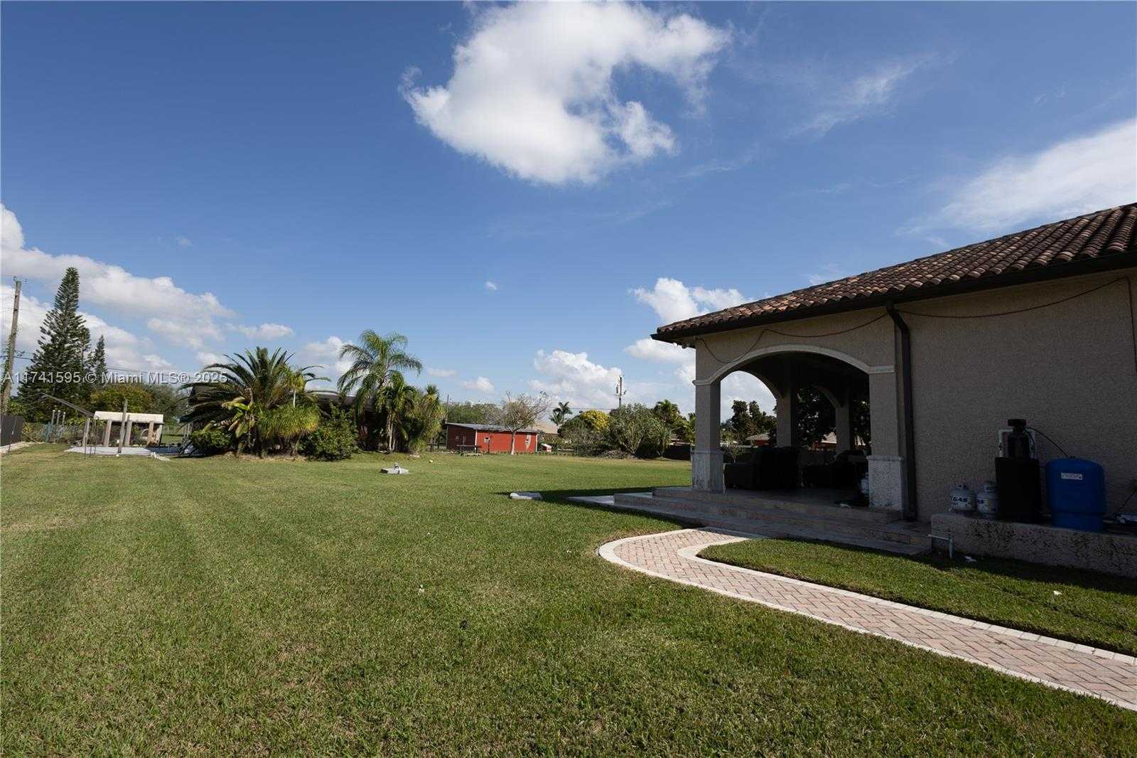 Small Image of 20875 SOUTH WEST 236TH ST, Homestead Number 27