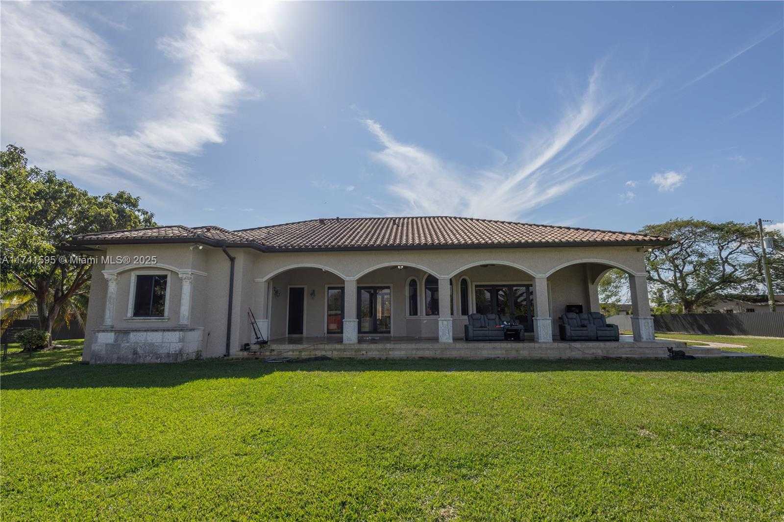 Small Image of 20875 SOUTH WEST 236TH ST, Homestead Number 29