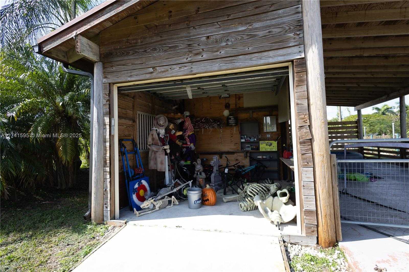 Small Image of 20875 SOUTH WEST 236TH ST, Homestead Number 32