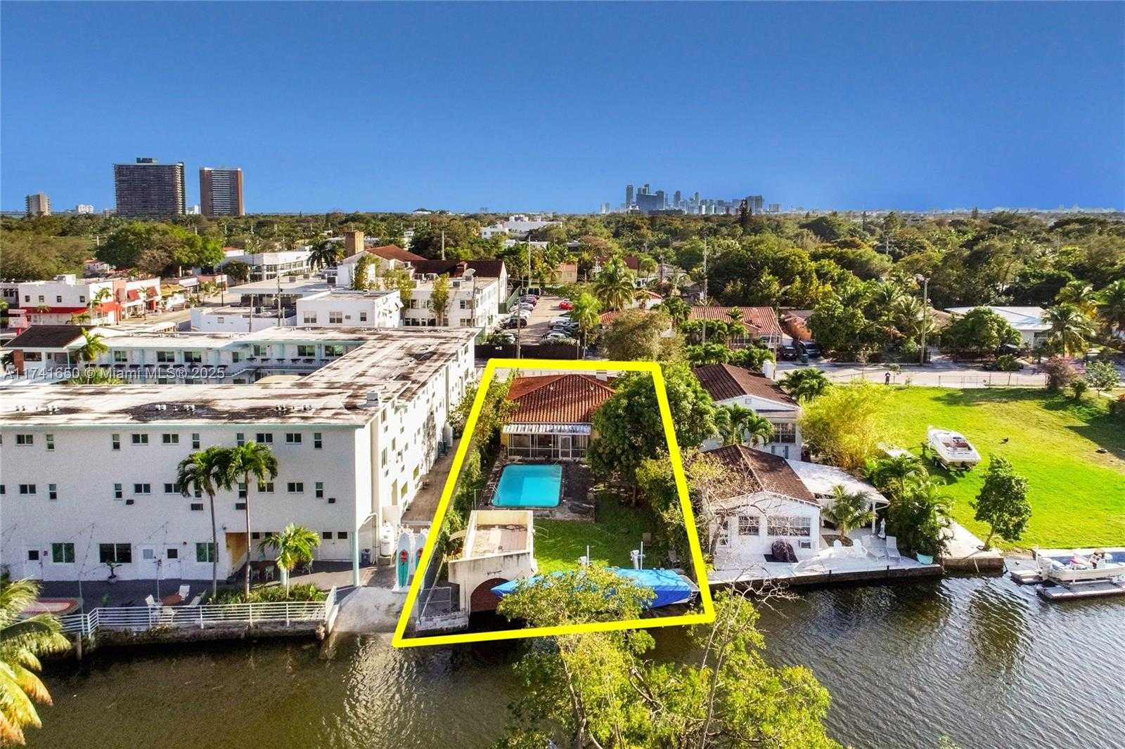 Small Image of 565 NORTH EAST 77TH ST, Miami Number 13