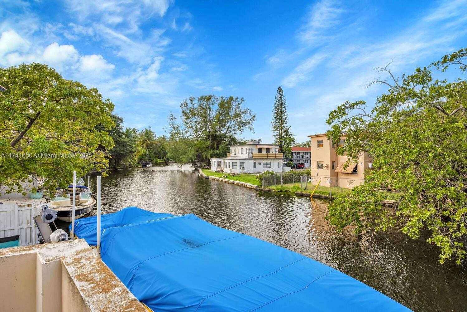 Small Image of 565 NORTH EAST 77TH ST, Miami Number 3
