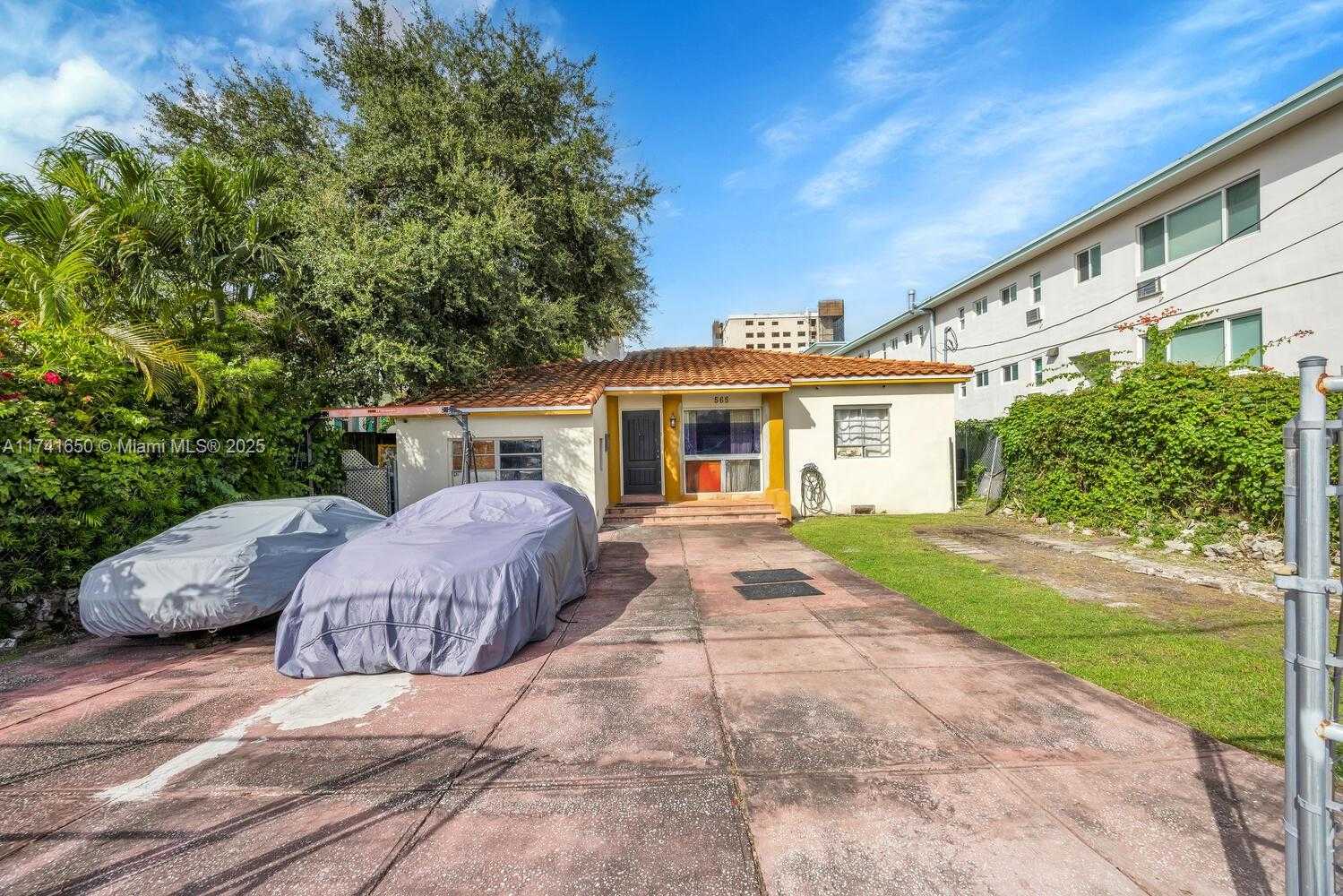 Small Image of 565 NORTH EAST 77TH ST, Miami Number 6