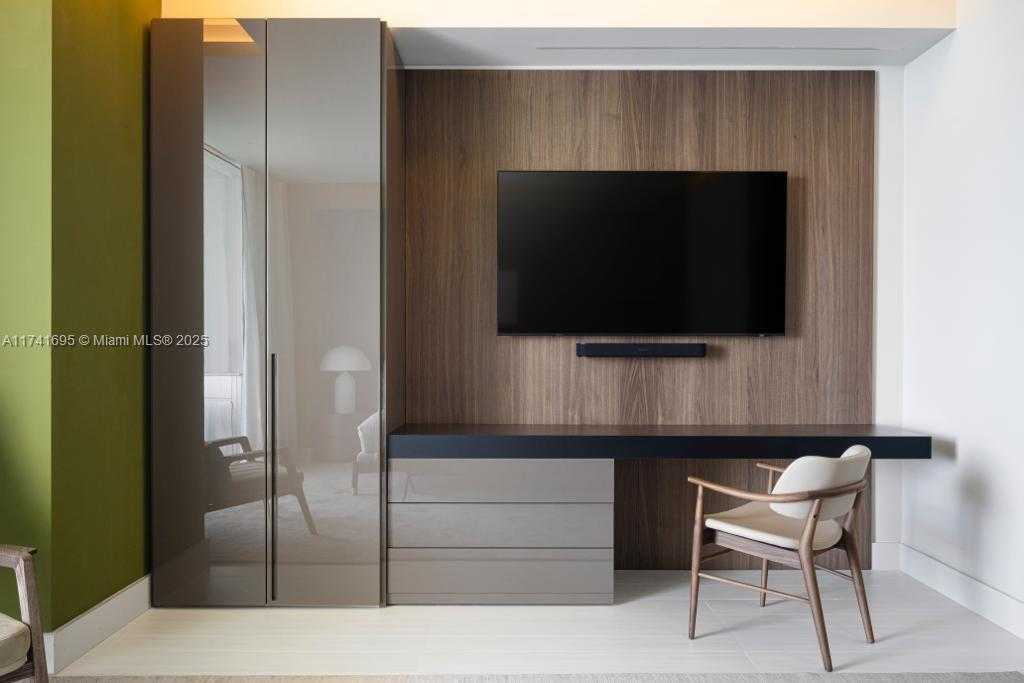 Small Image of 18501 Collins Ave Apartment 3504, Sunny Isles Beach, FL 33160, USA Number 9