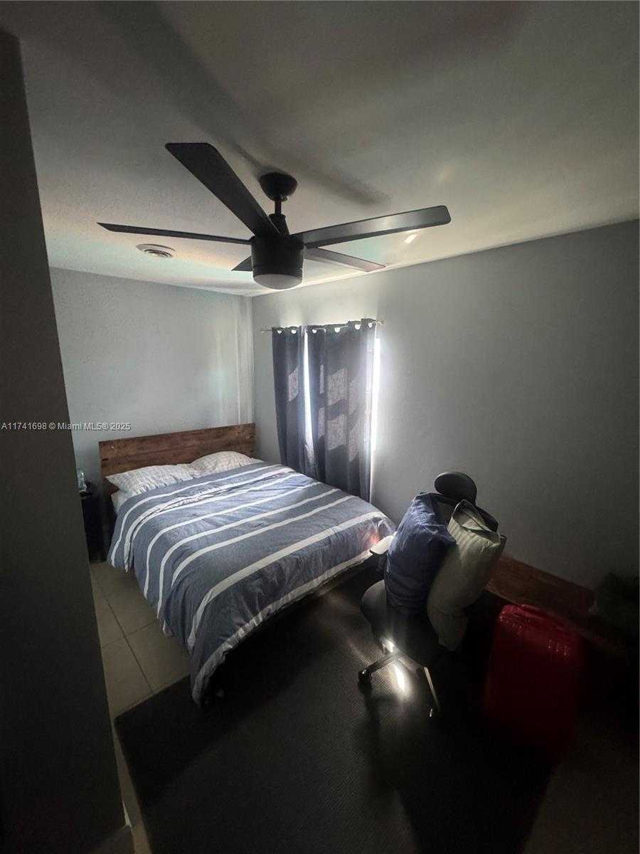 Imagen de Pequeño Objeto