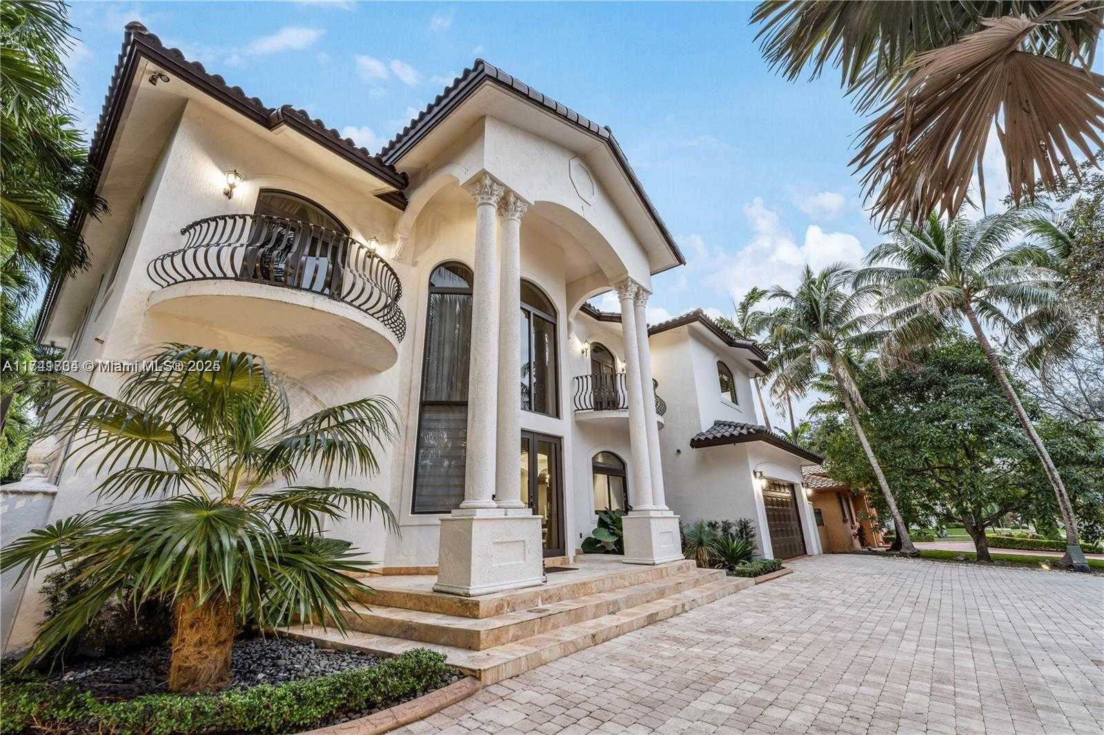 Small Image of 8200 NORTH WEST 163RD ST, Miami Lakes Number 7