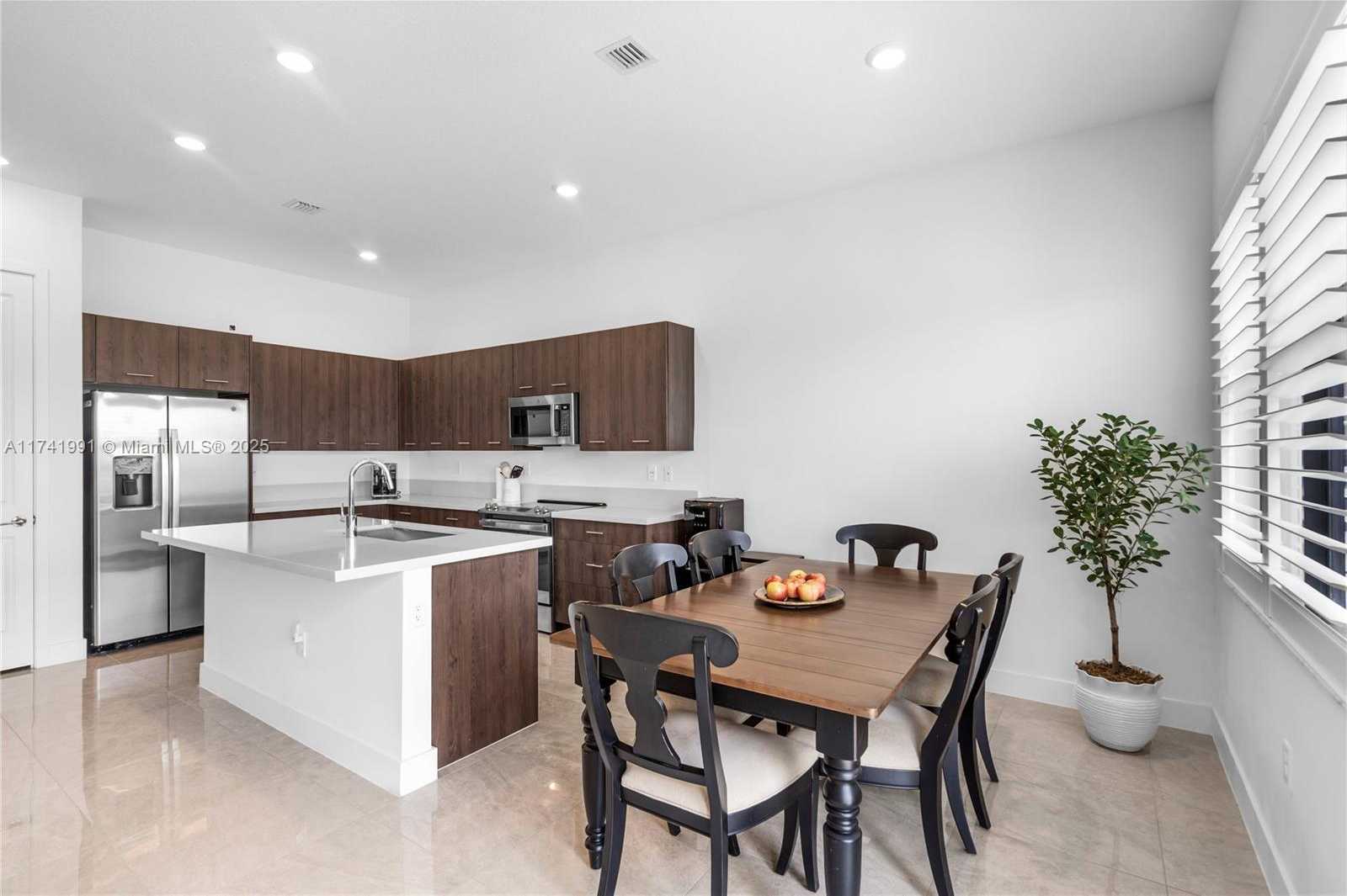 Small Image of 4538 SOUTH WEST 173RD AVE, Miramar Number 14