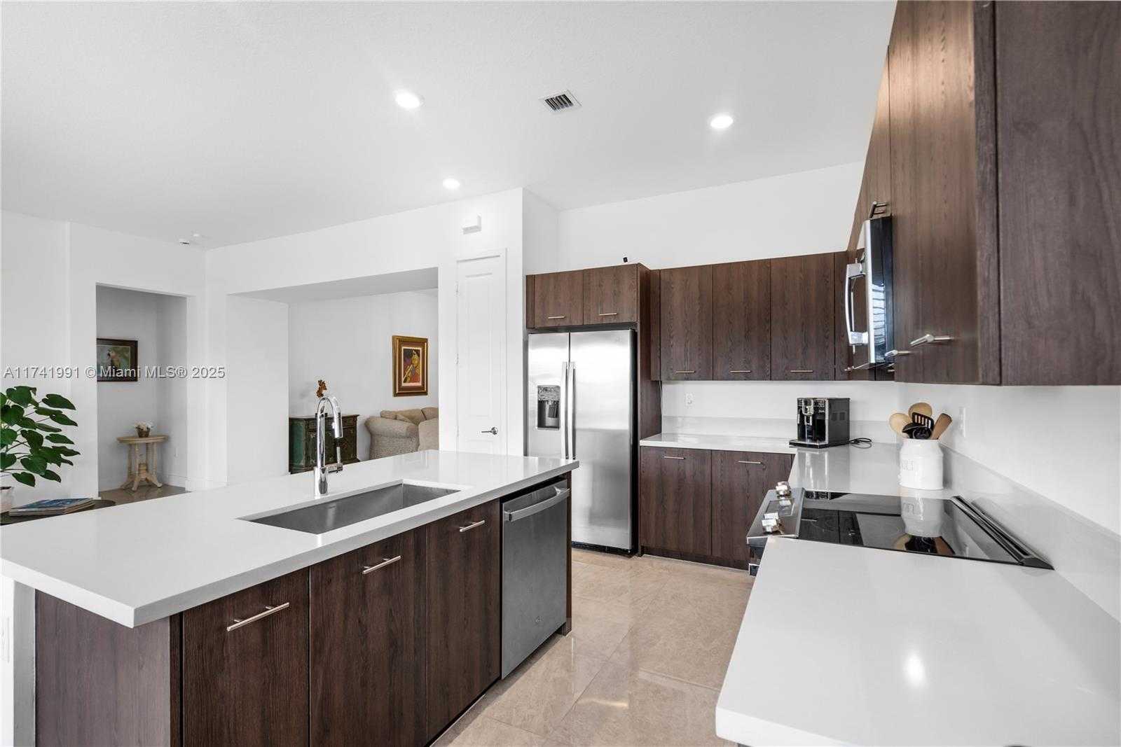 Small Image of 4538 SOUTH WEST 173RD AVE, Miramar Number 18