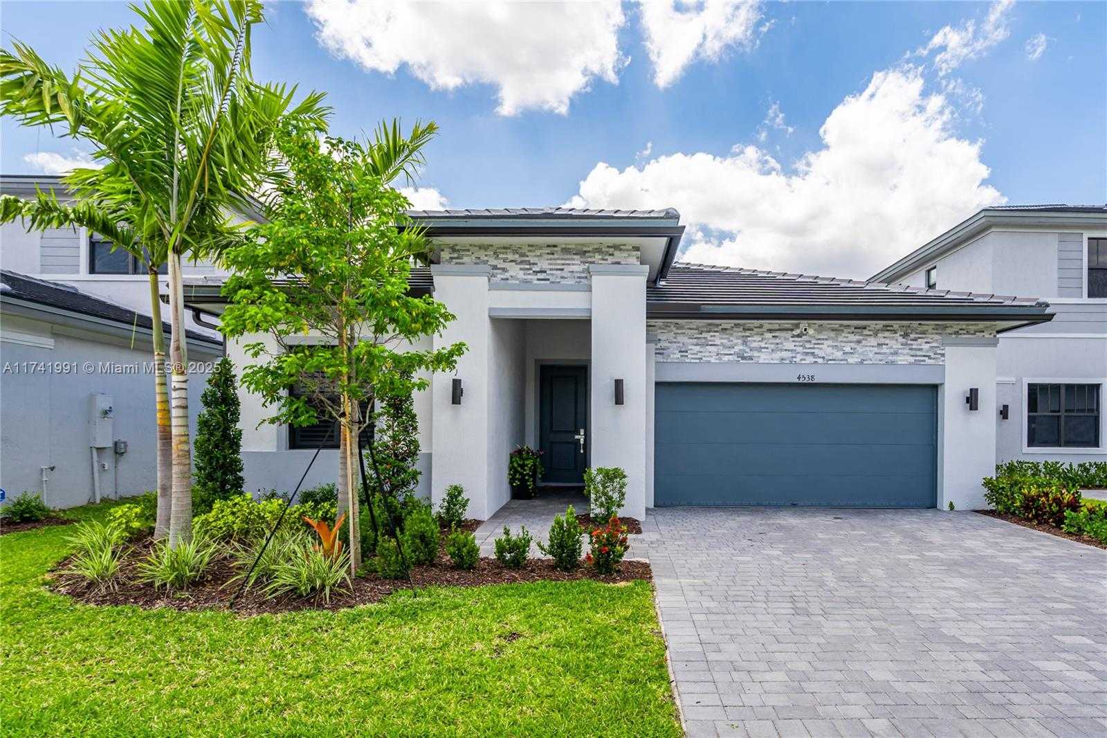 Small Image of 4538 SOUTH WEST 173RD AVE, Miramar Number 2