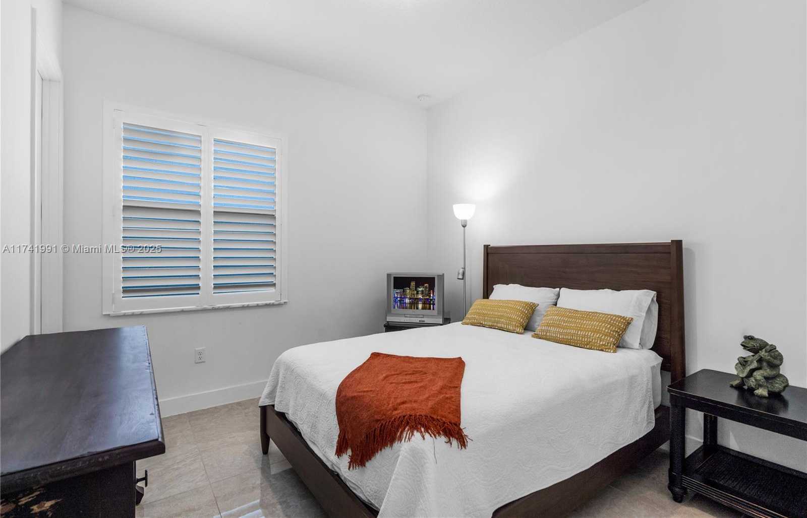 Small Image of 4538 SOUTH WEST 173RD AVE, Miramar Number 27