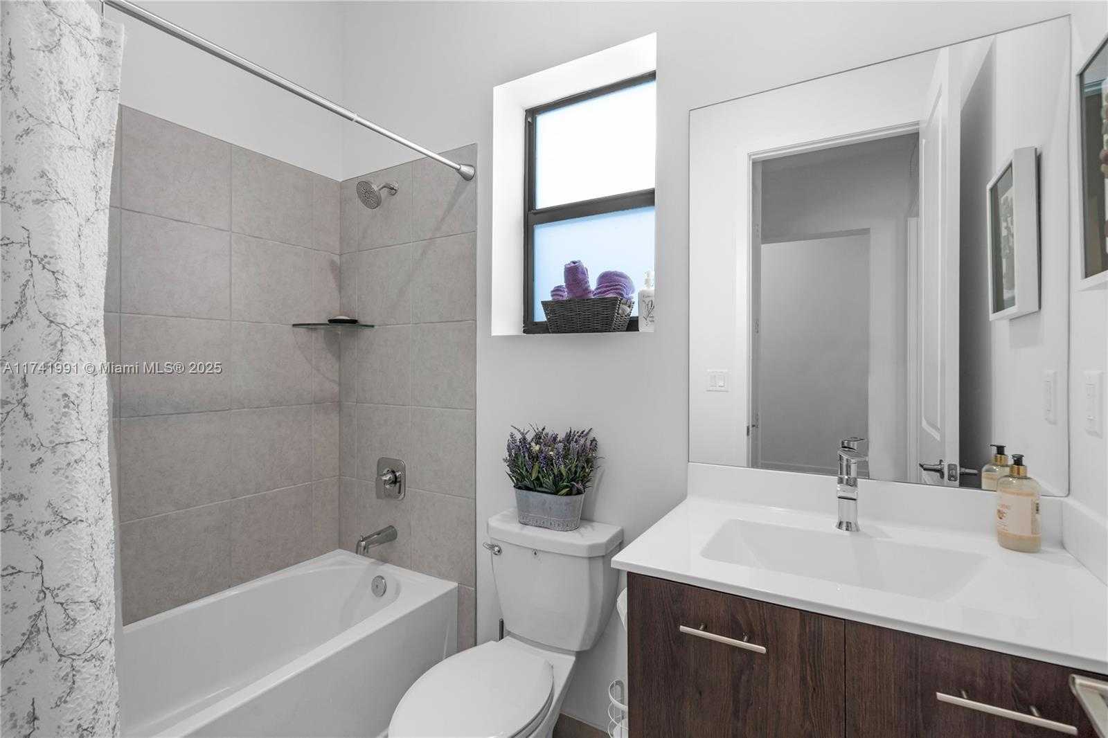 Small Image of 4538 SOUTH WEST 173RD AVE, Miramar Number 34