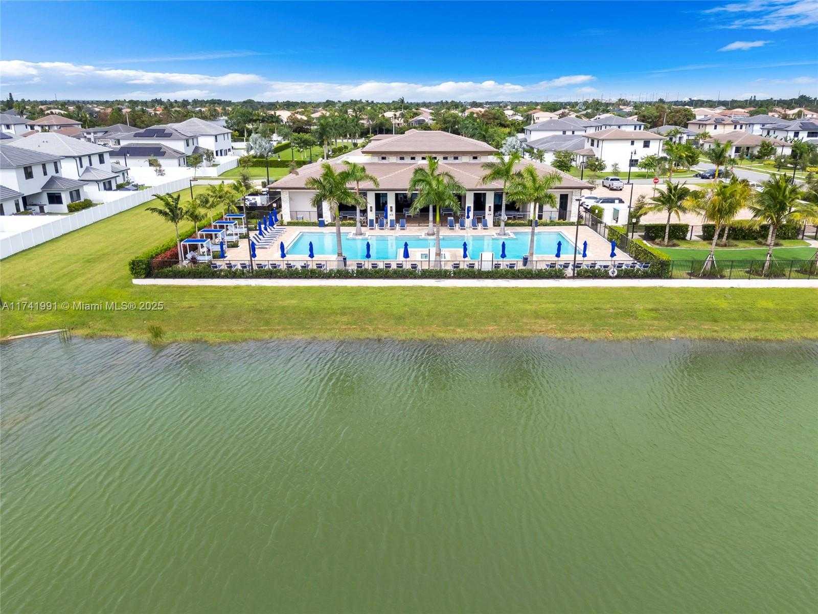 Small Image of 4538 SOUTH WEST 173RD AVE, Miramar Number 47