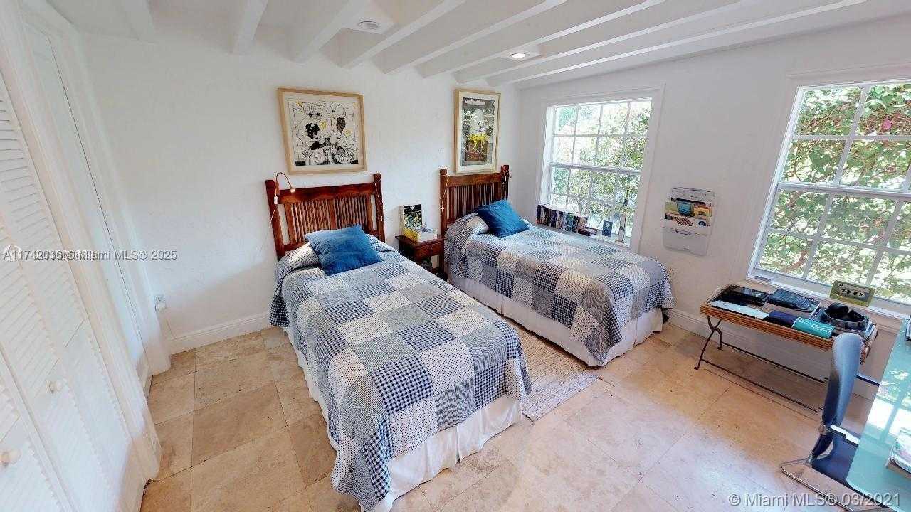 Small Image of 310 GLENRIDGE RD, Key Biscayne Number 12