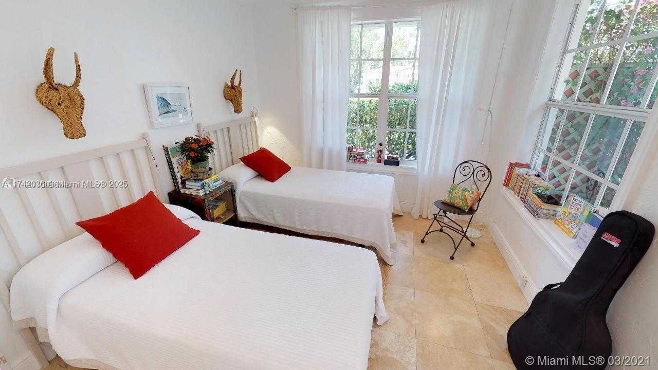 Small Image of 310 GLENRIDGE RD, Key Biscayne Number 13