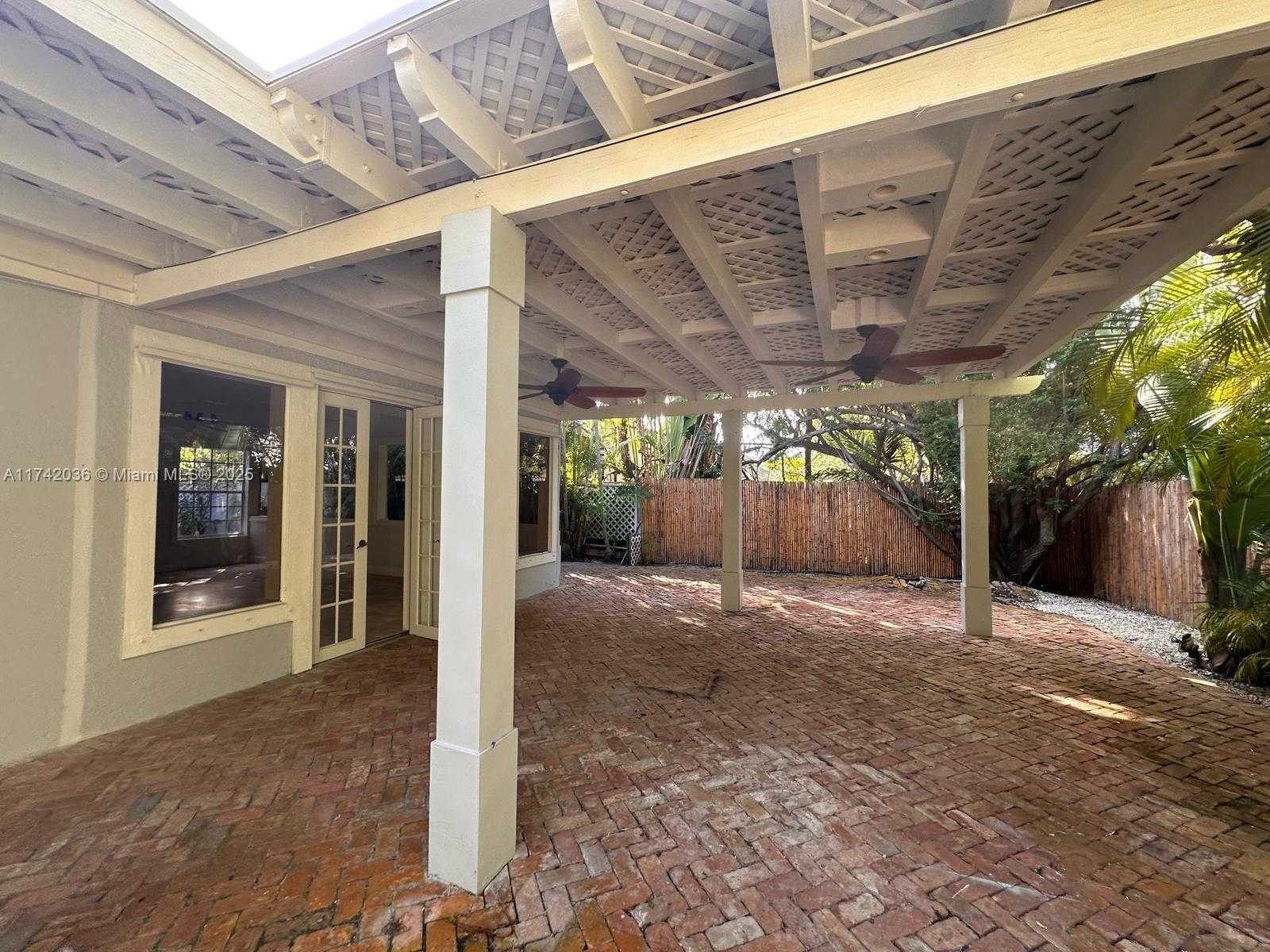 Small Image of 310 GLENRIDGE RD, Key Biscayne Number 15