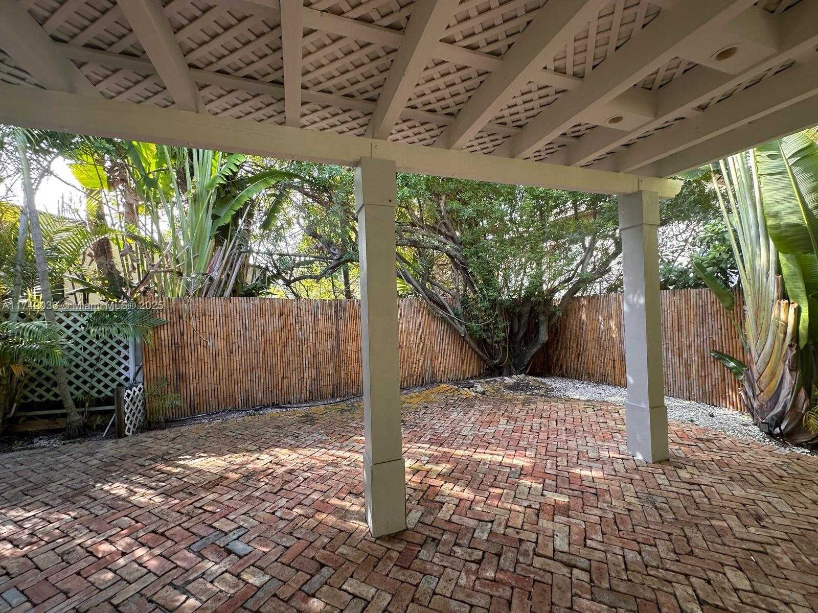 Small Image of 310 GLENRIDGE RD, Key Biscayne Number 17