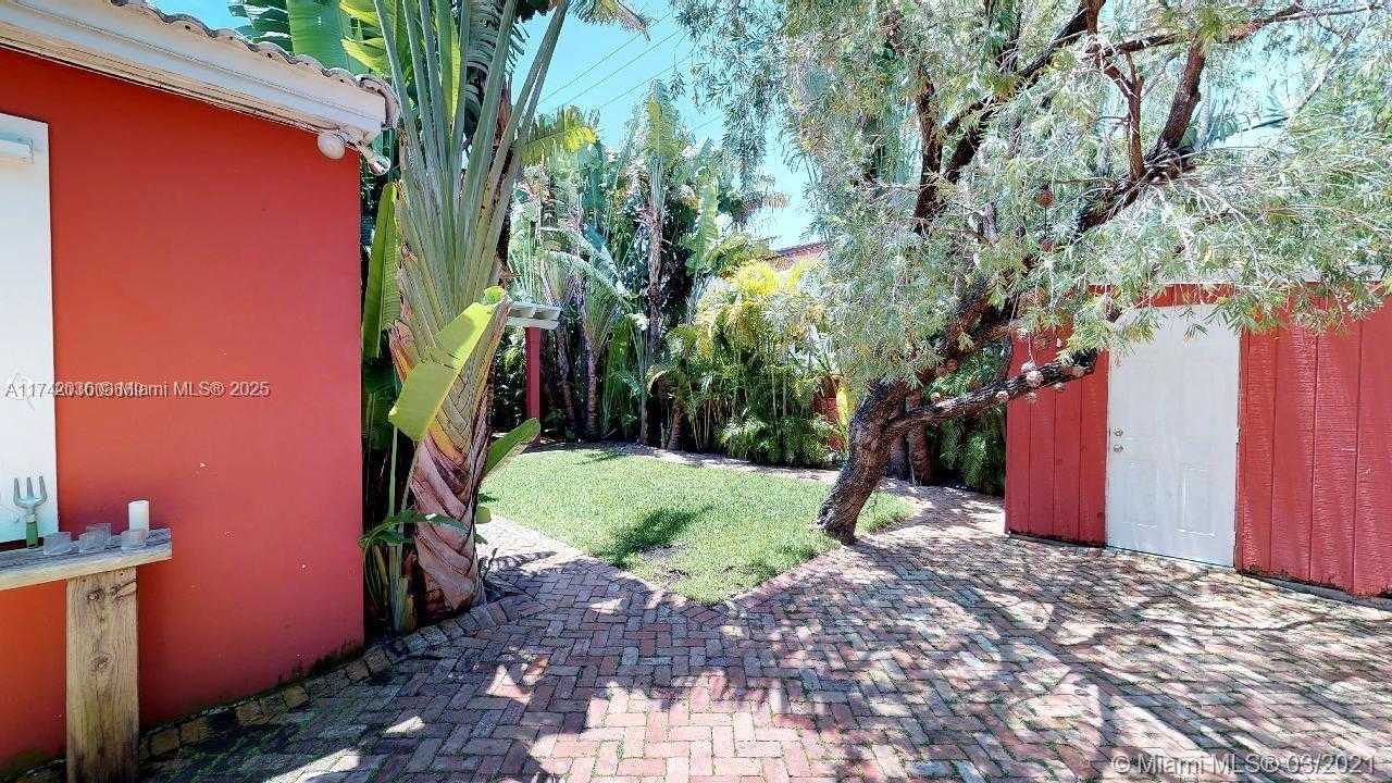 Small Image of 310 GLENRIDGE RD, Key Biscayne Number 24