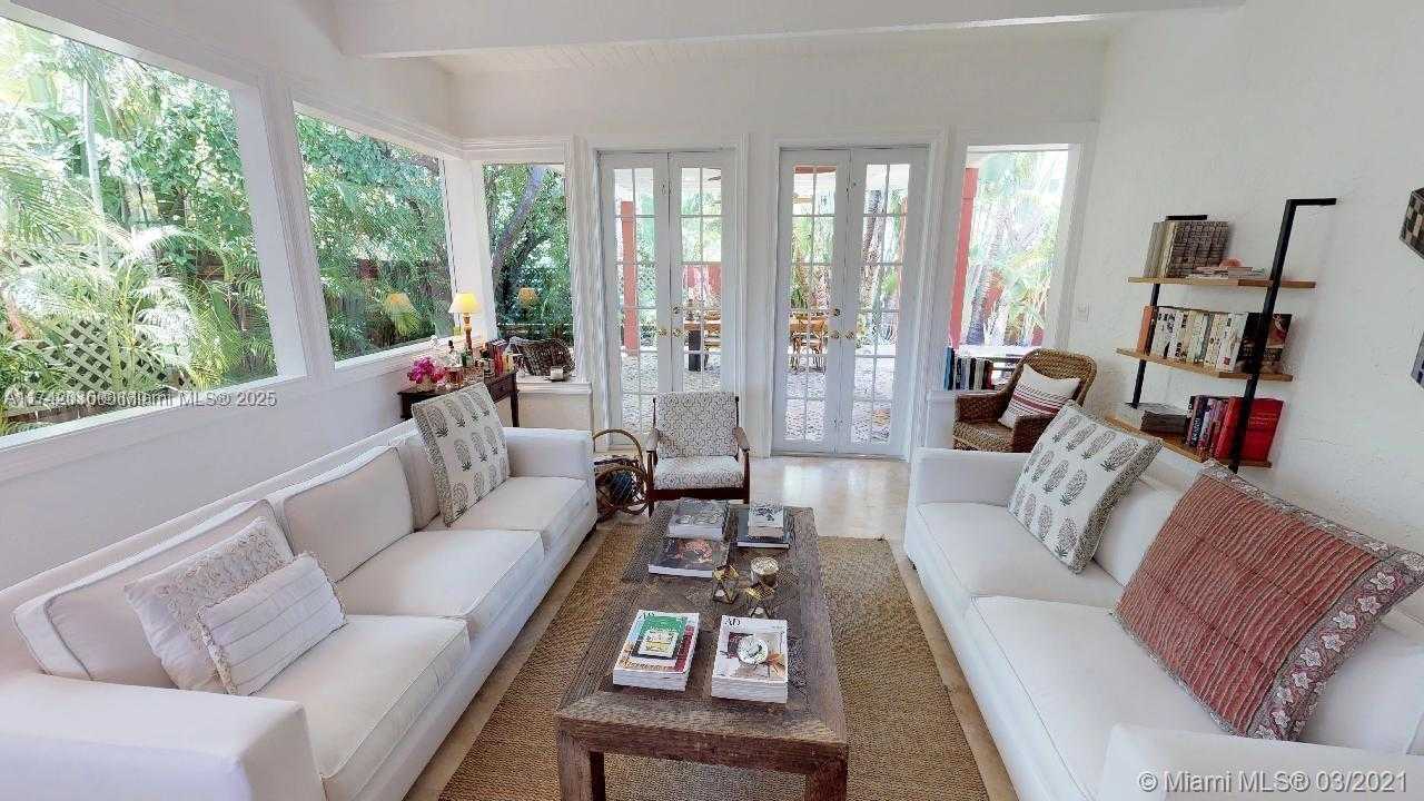 Small Image of 310 GLENRIDGE RD, Key Biscayne Number 3