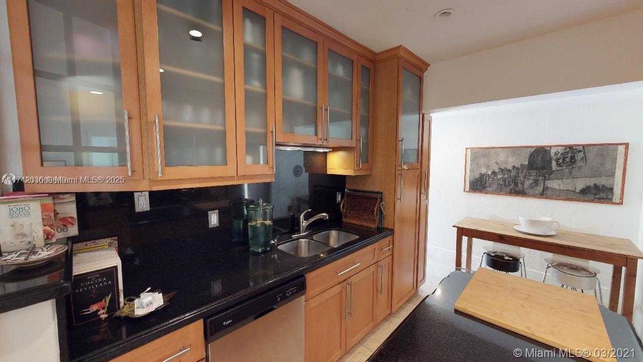 Small Image of 310 GLENRIDGE RD, Key Biscayne Number 6