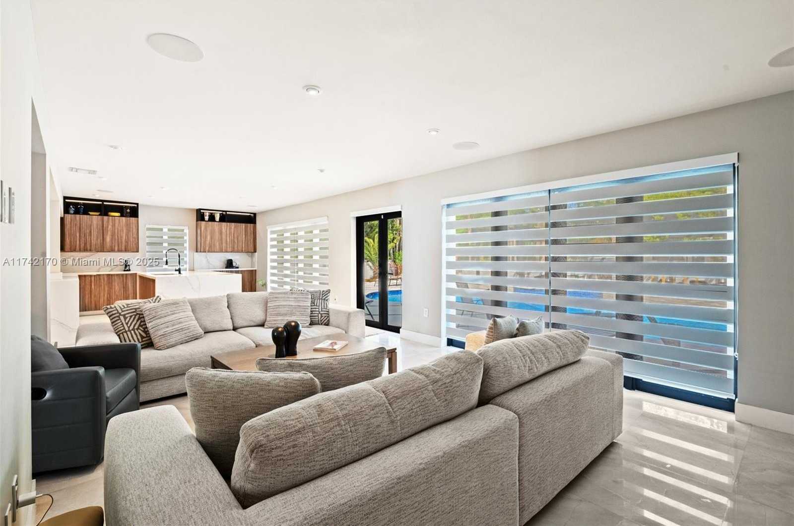Small Image of 29 NORTH EAST 95TH ST, Miami Shores Number 9