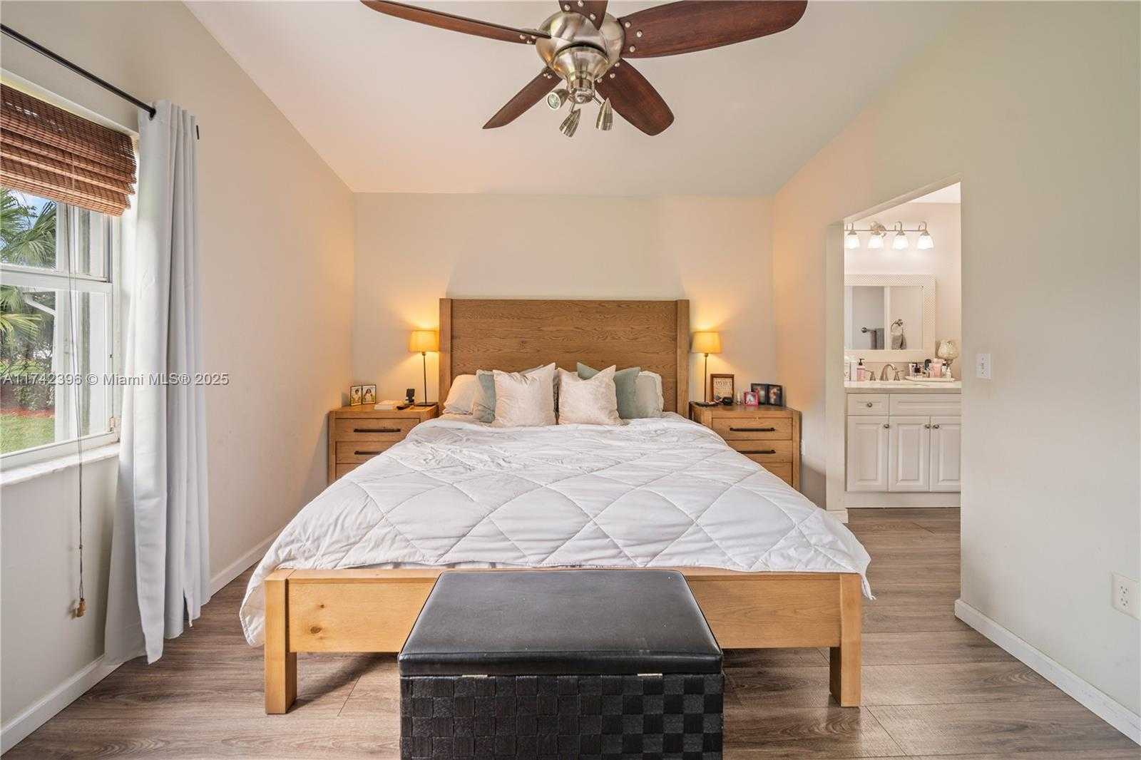Small Image of 2240 SOUTH EAST 6TH CT, Homestead Number 13