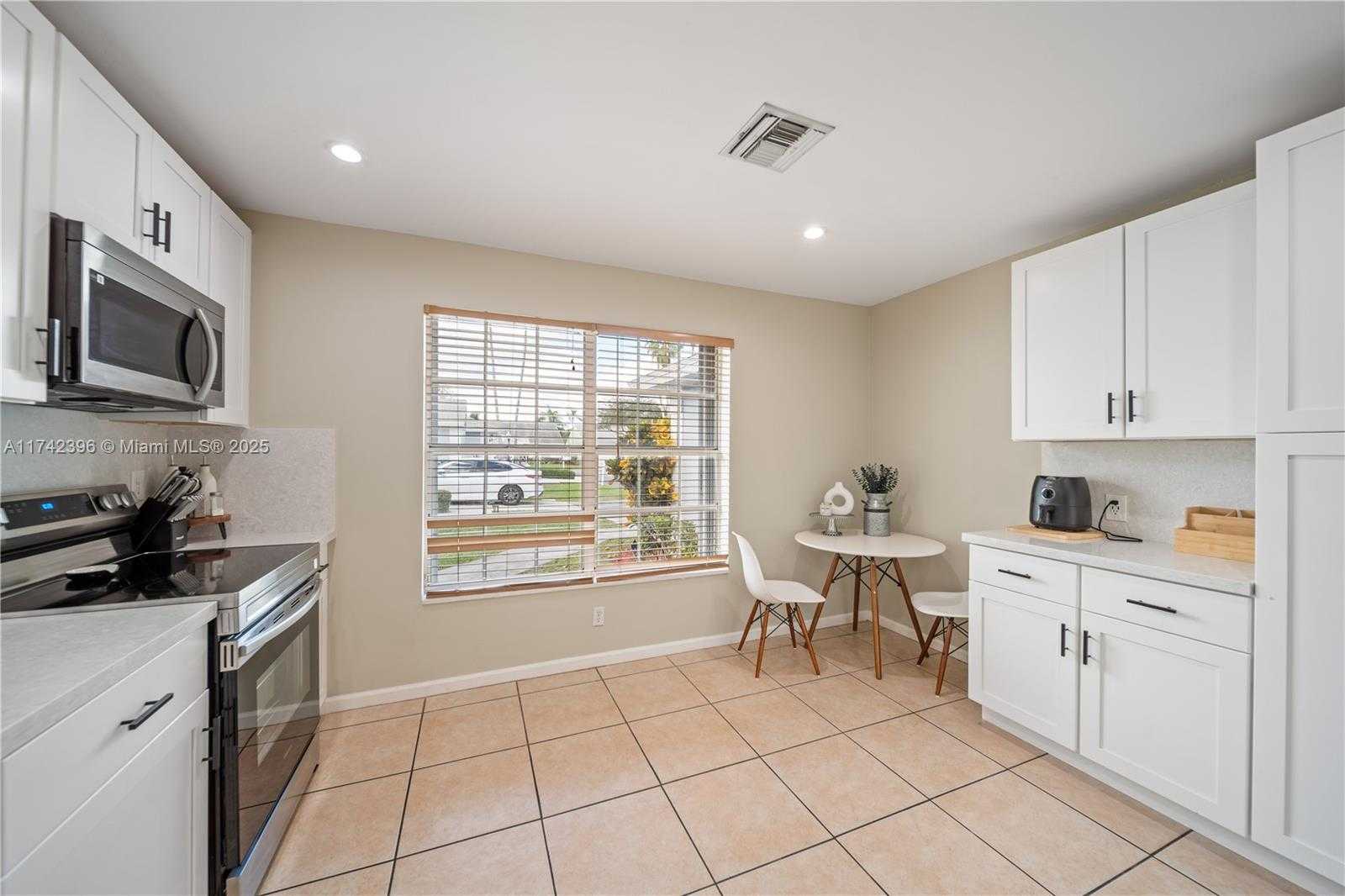 Small Image of 2240 SOUTH EAST 6TH CT, Homestead Number 3