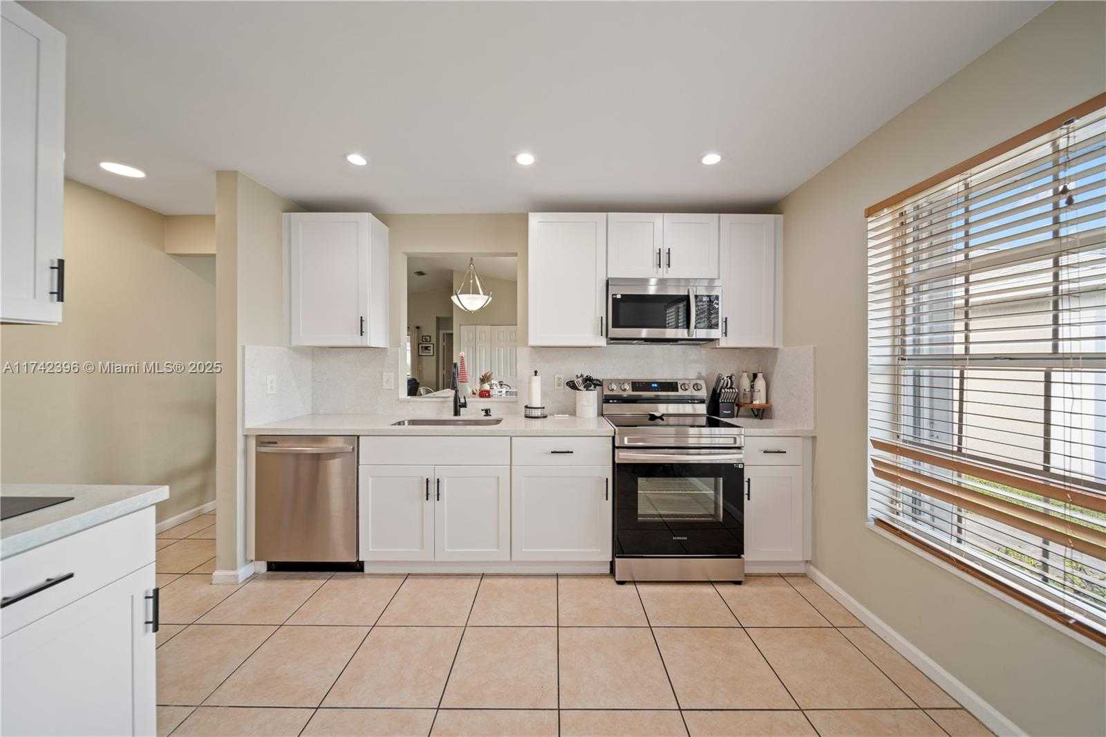 Small Image of 2240 SOUTH EAST 6TH CT, Homestead Number 4