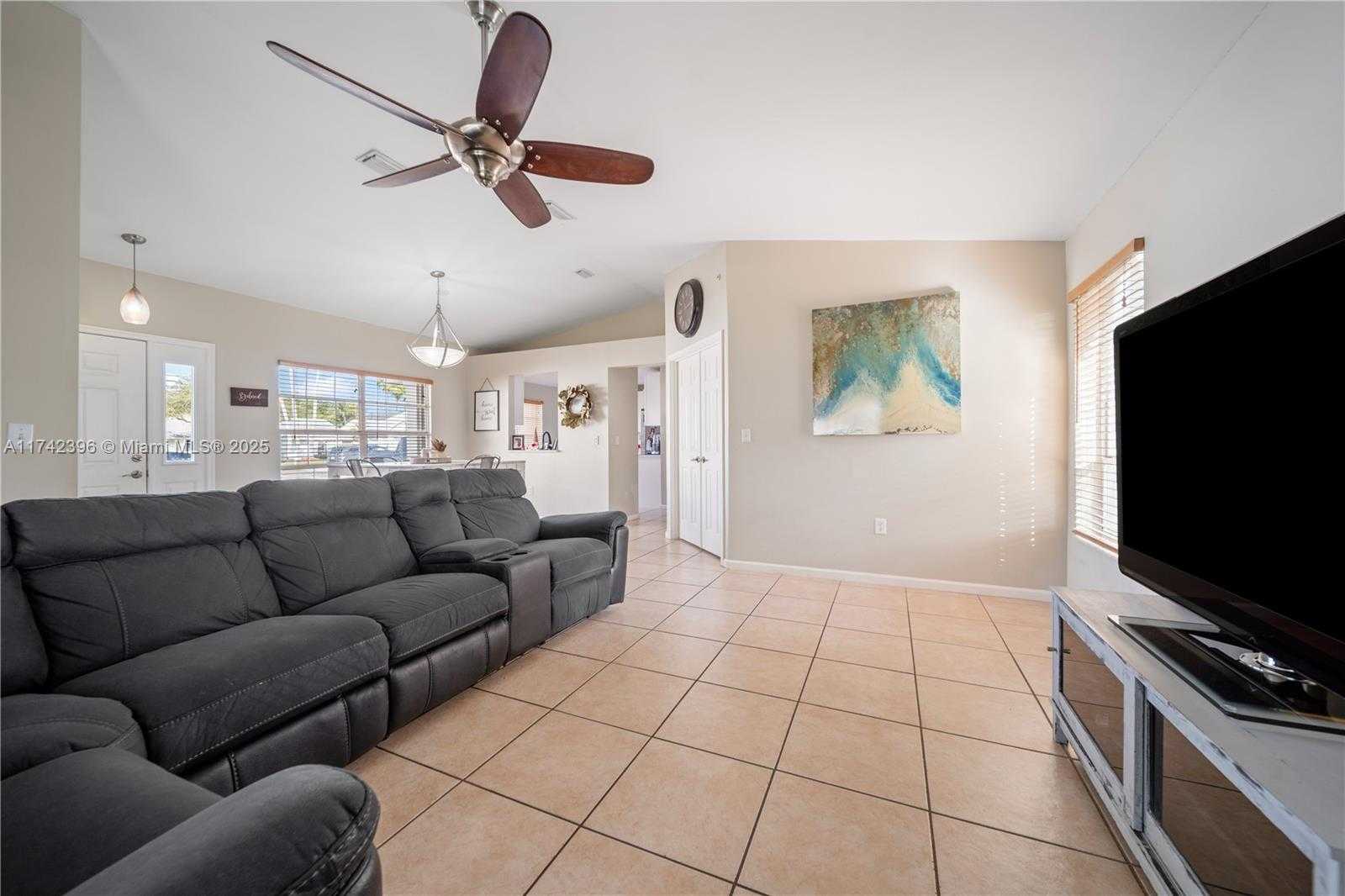 Small Image of 2240 SOUTH EAST 6TH CT, Homestead Number 6