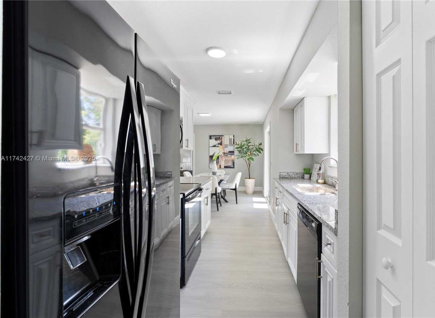 Small Image of 11448 68TH ST N, West Palm Beach Number 14
