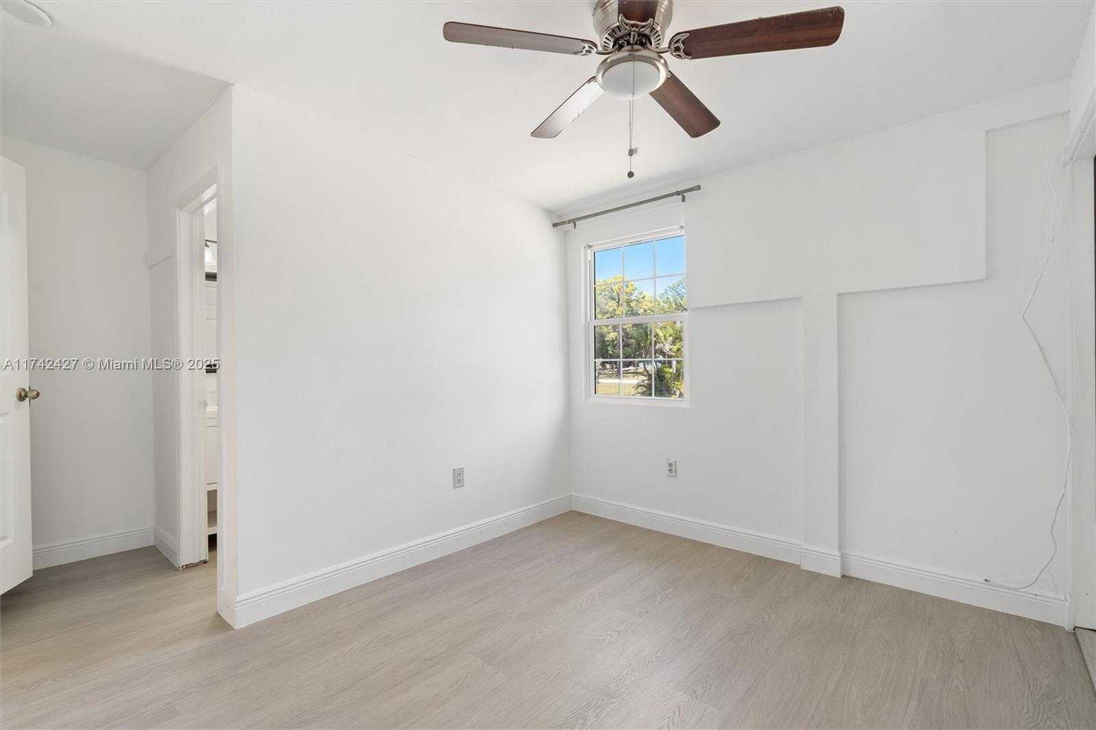Small Image of 11448 68TH ST N, West Palm Beach Number 27
