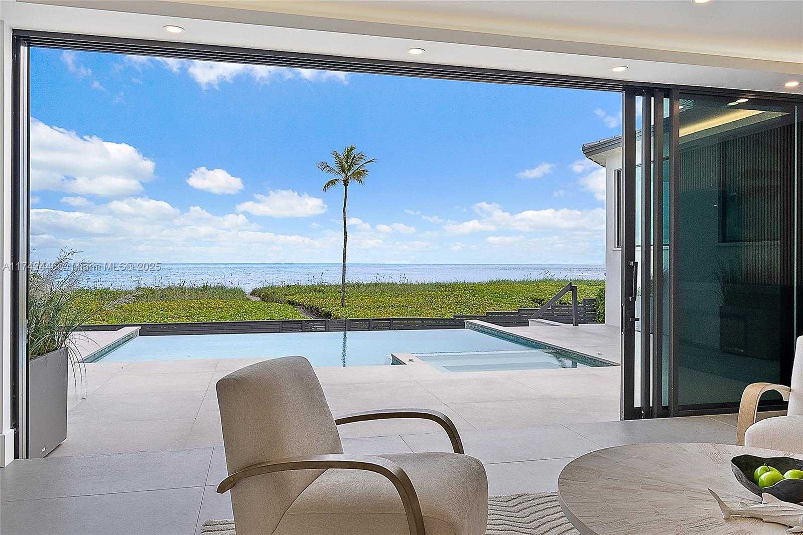 Small Image of 22 OCEAN DR, Jupiter Inlet Colony Number 11