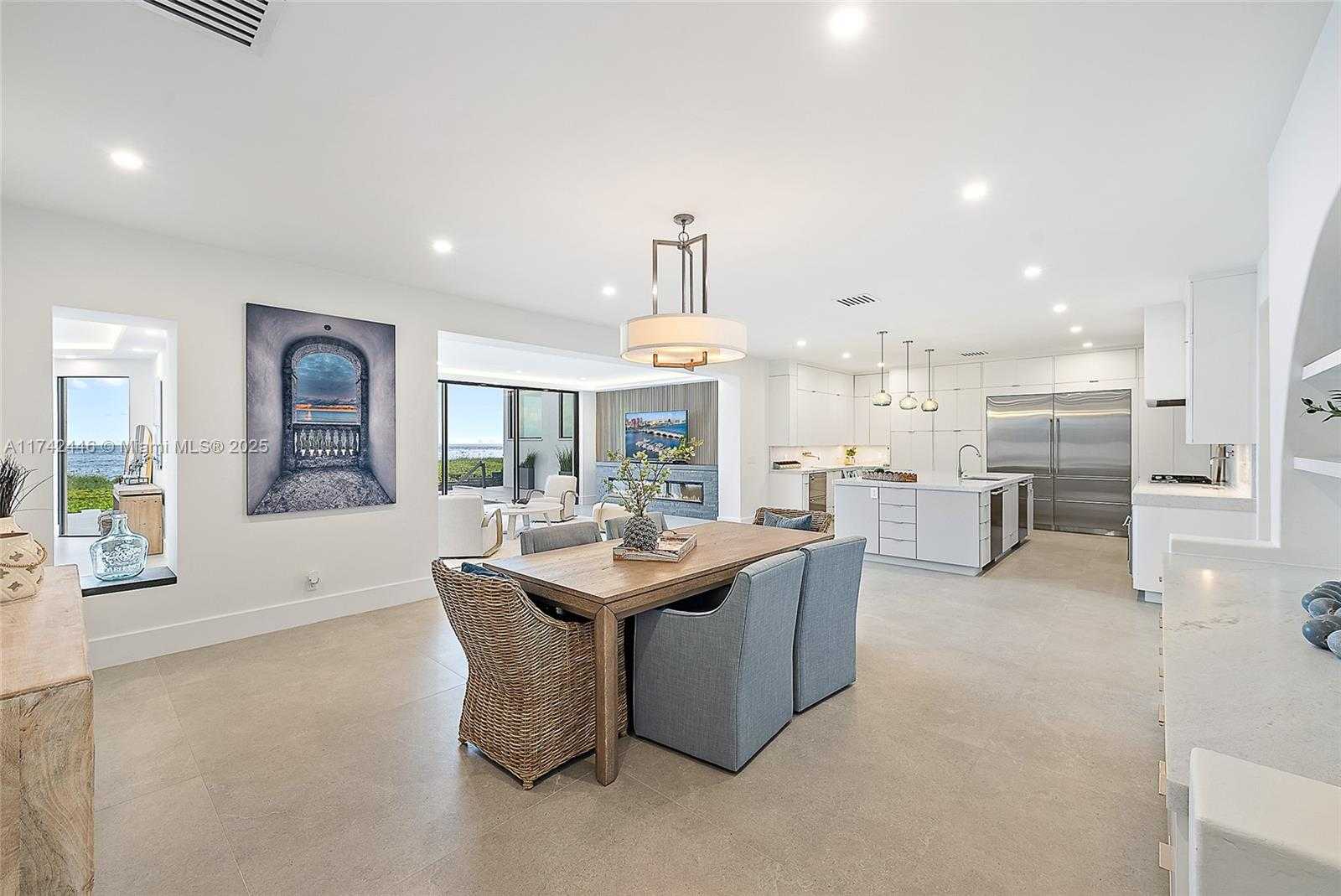 Small Image of 22 OCEAN DR, Jupiter Inlet Colony Number 16