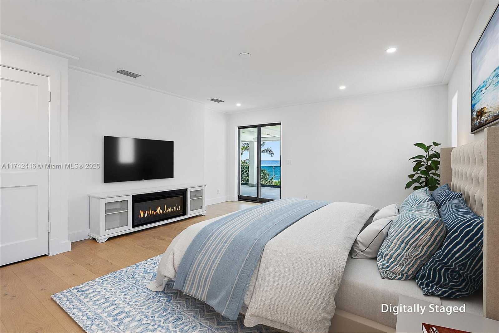 Small Image of 22 OCEAN DR, Jupiter Inlet Colony Number 30