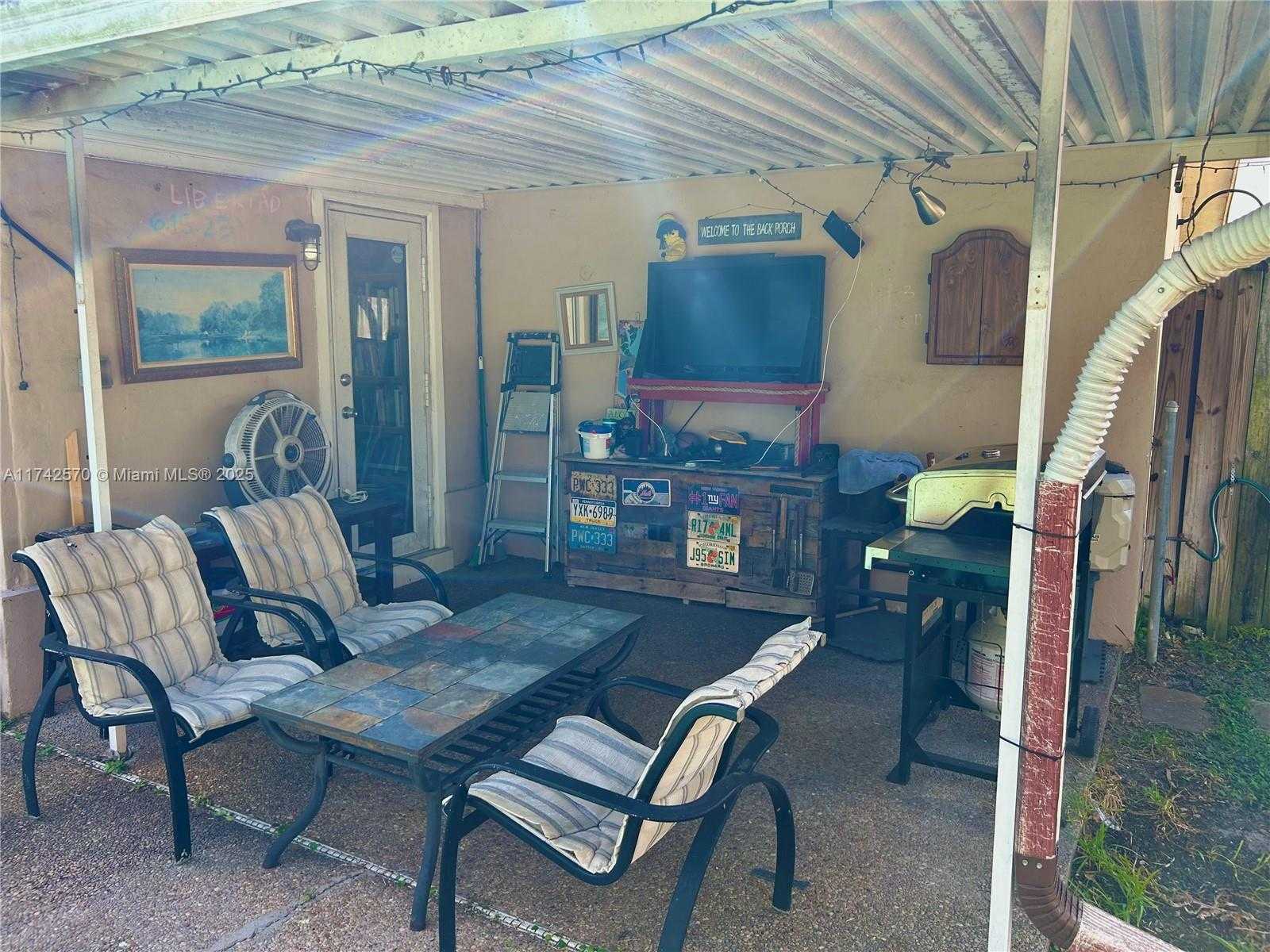 Imagen de Pequeño Objeto