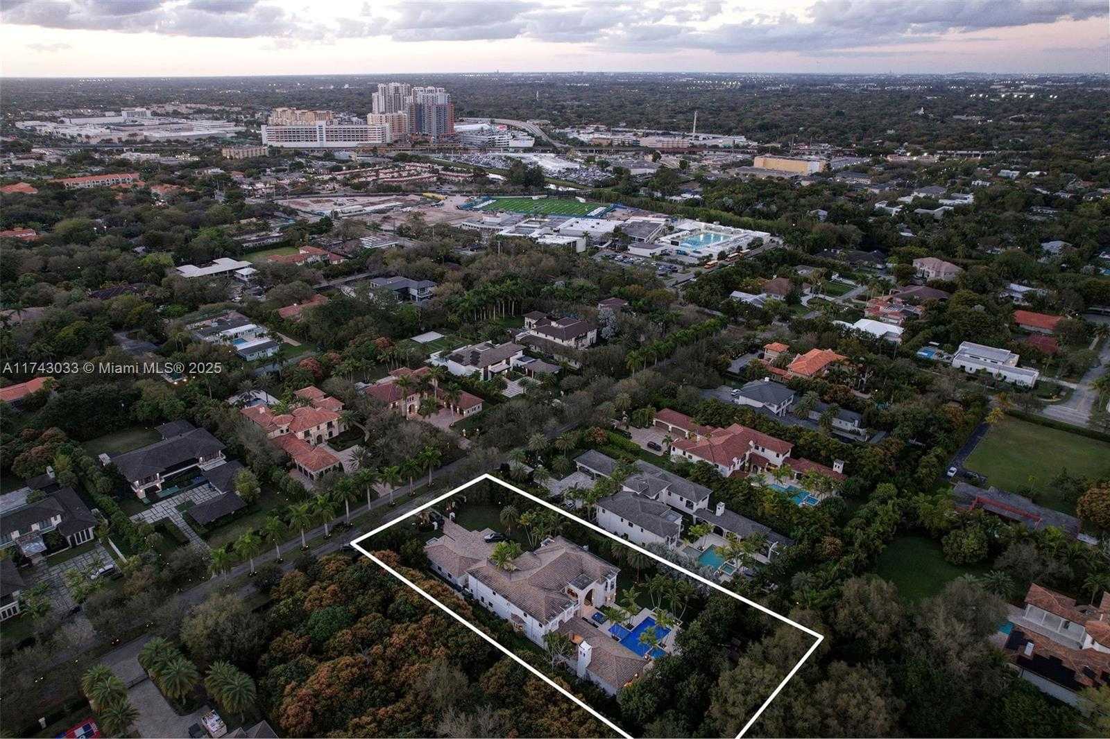 Small Image of 8955 SOUTH WEST 63RD CT, Pinecrest Number 54
