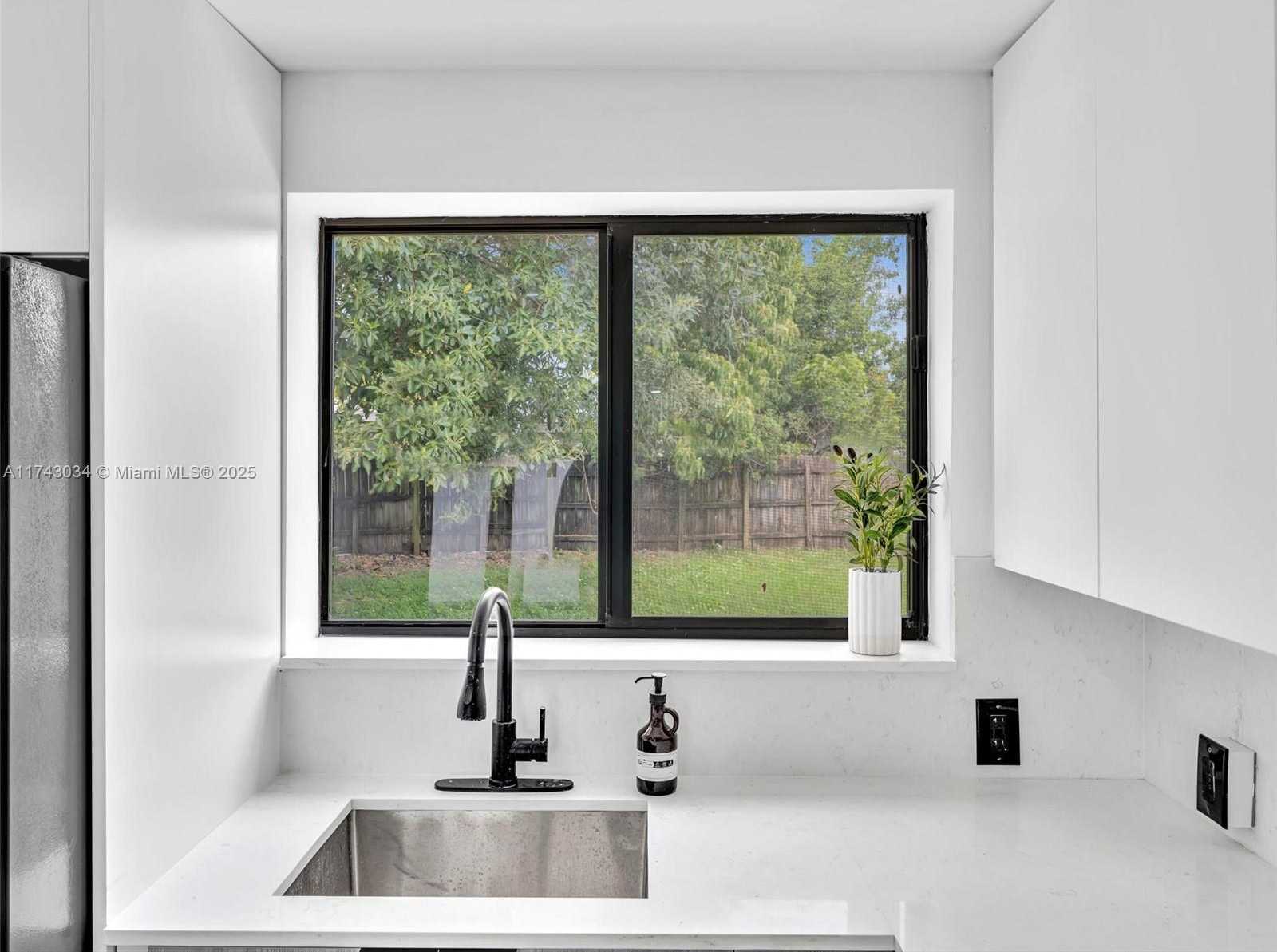 Small Image of 221 NORTH EAST 4TH ST, Hallandale Beach Number 28