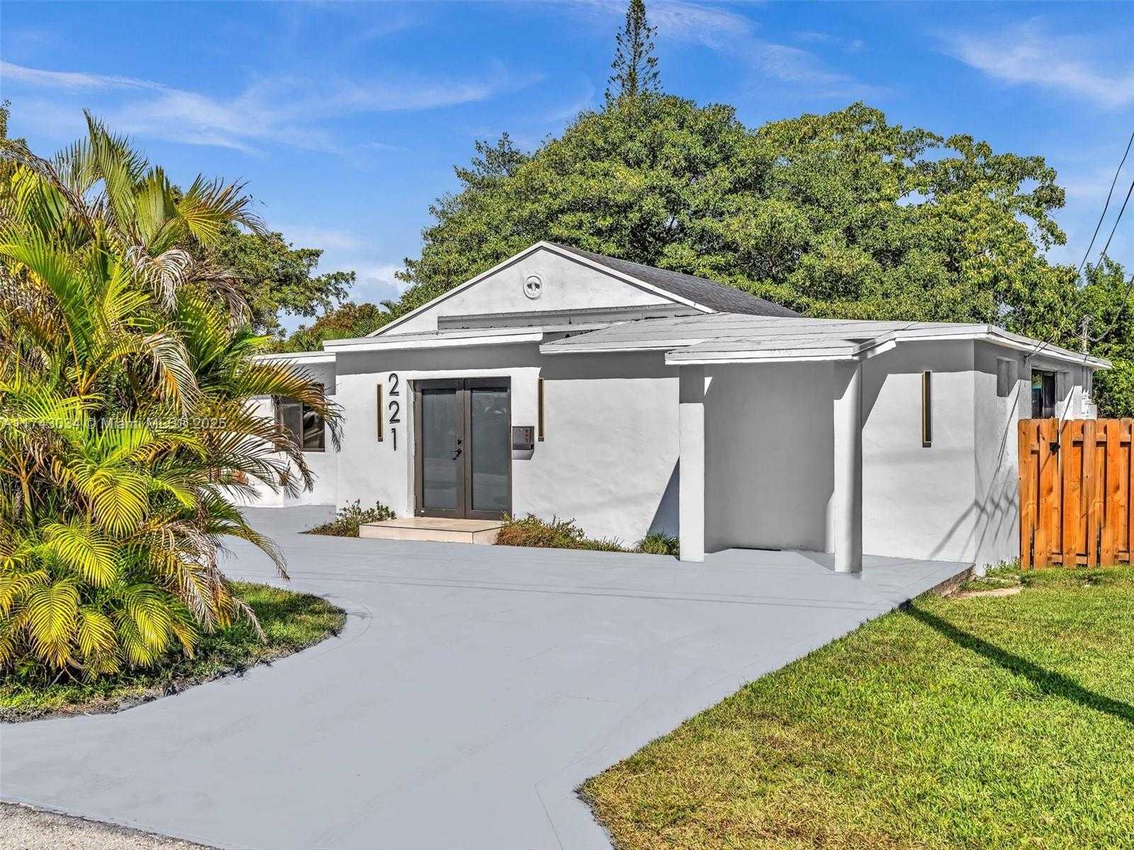 Small Image of 221 NORTH EAST 4TH ST, Hallandale Beach Number 3