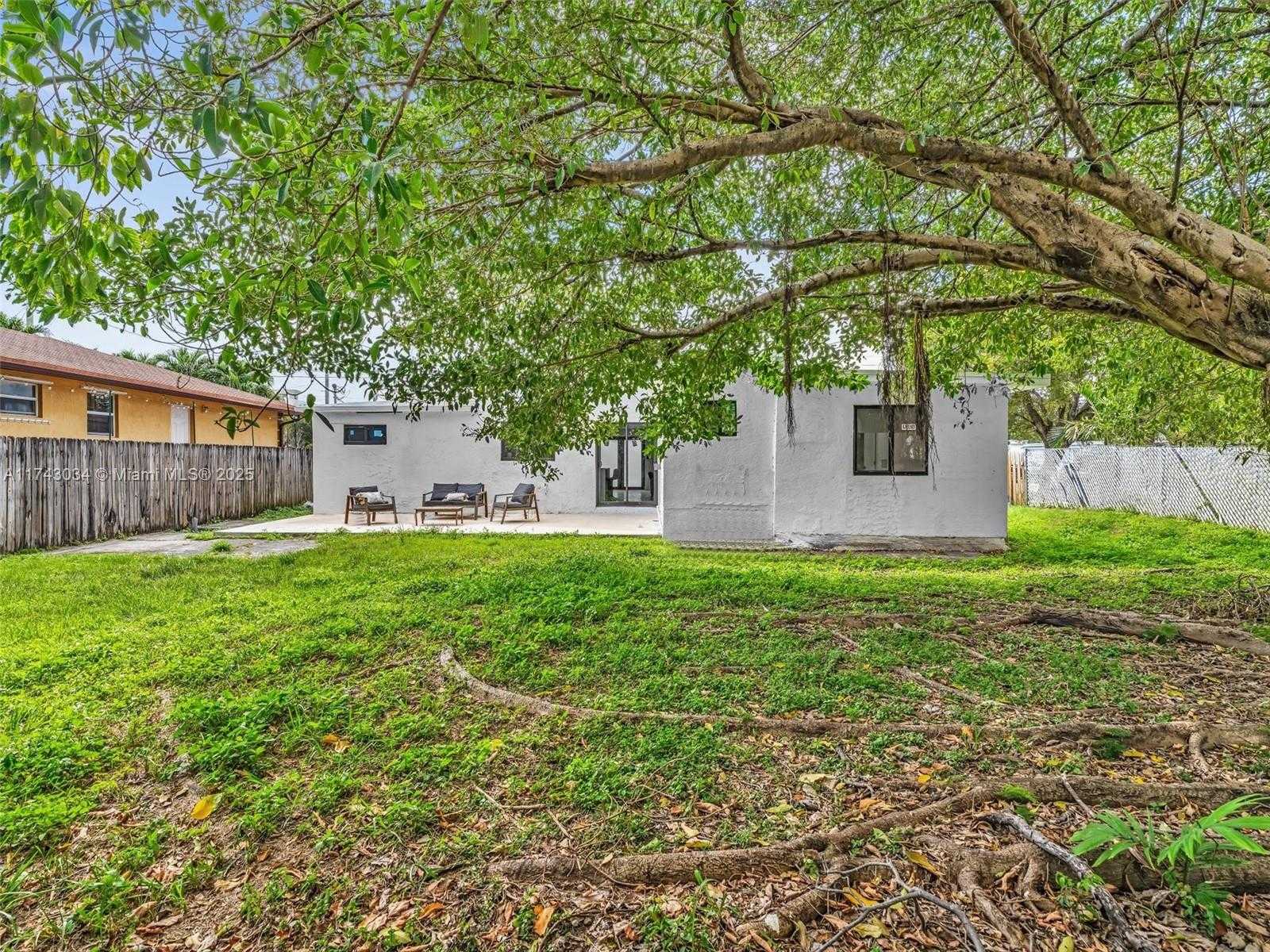Small Image of 221 NORTH EAST 4TH ST, Hallandale Beach Number 31