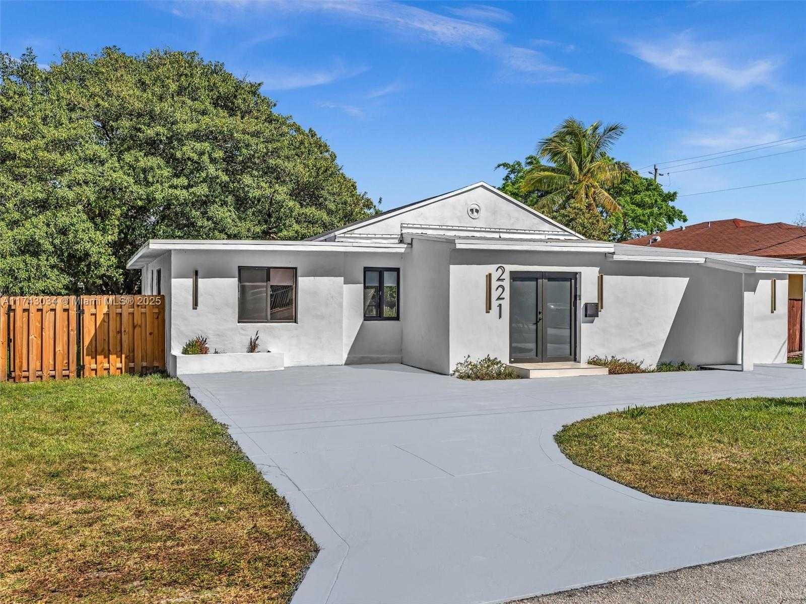 Small Image of 221 NORTH EAST 4TH ST, Hallandale Beach Number 4