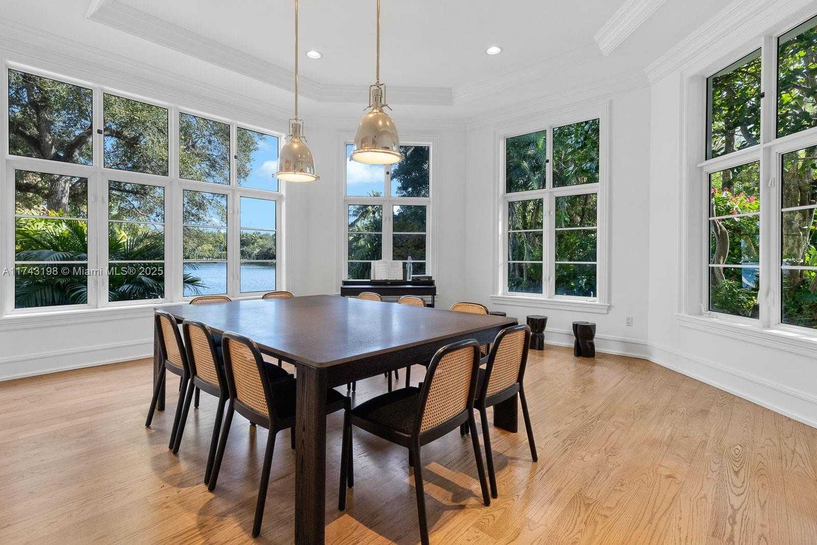 Small Image of 9001 BANYAN DR, Coral Gables Number 10