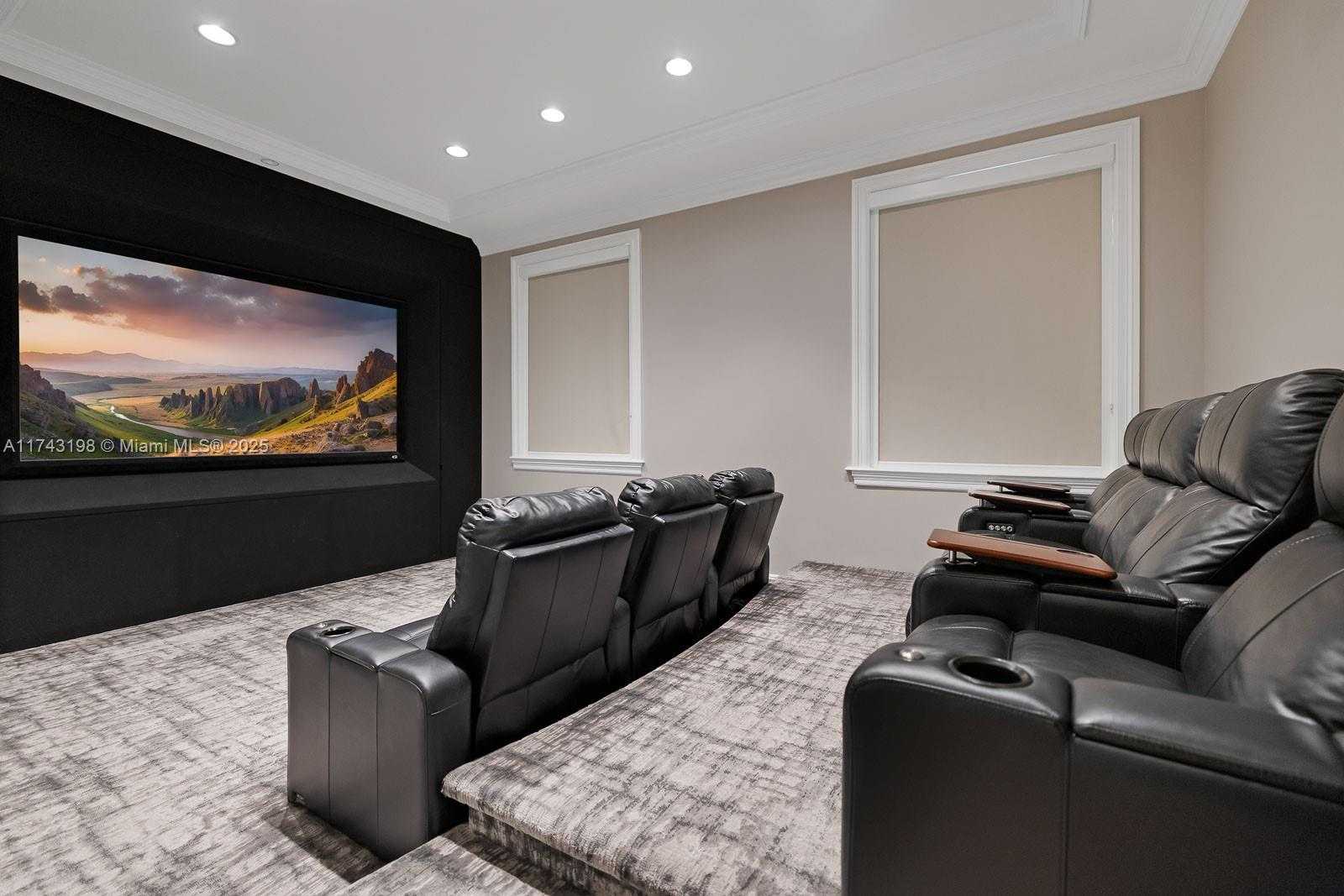 Small Image of 9001 BANYAN DR, Coral Gables Number 11