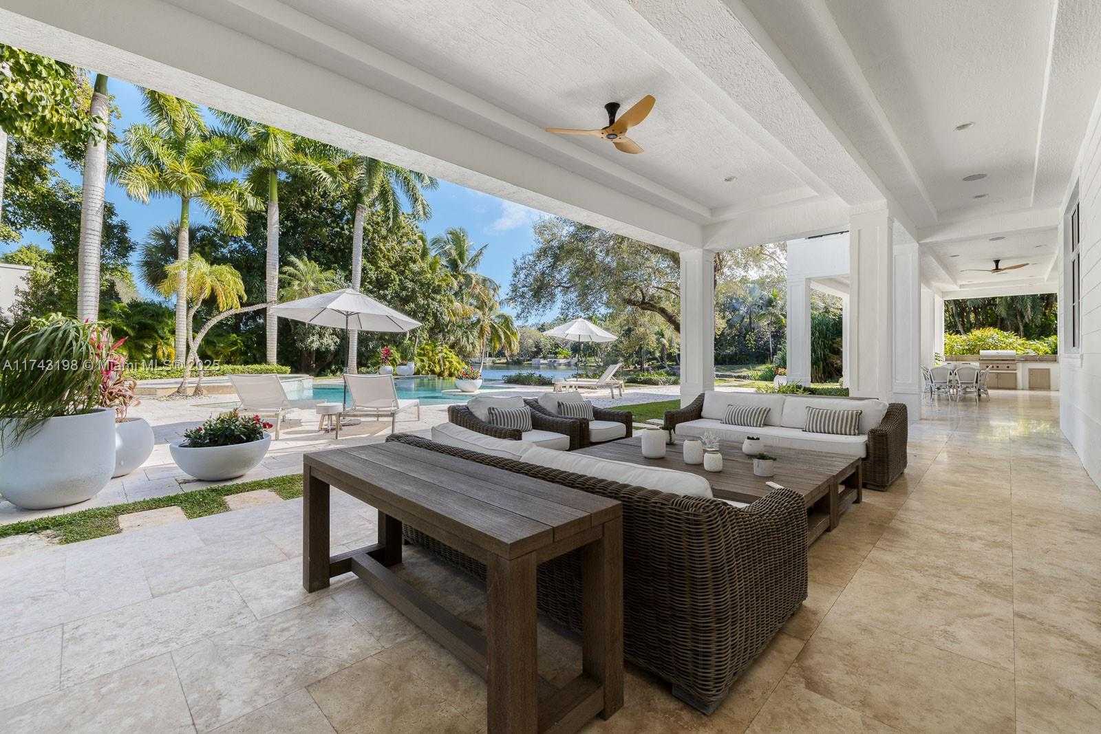 Small Image of 9001 BANYAN DR, Coral Gables Number 12