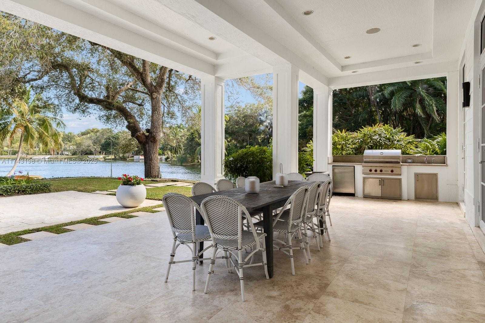 Small Image of 9001 BANYAN DR, Coral Gables Number 13